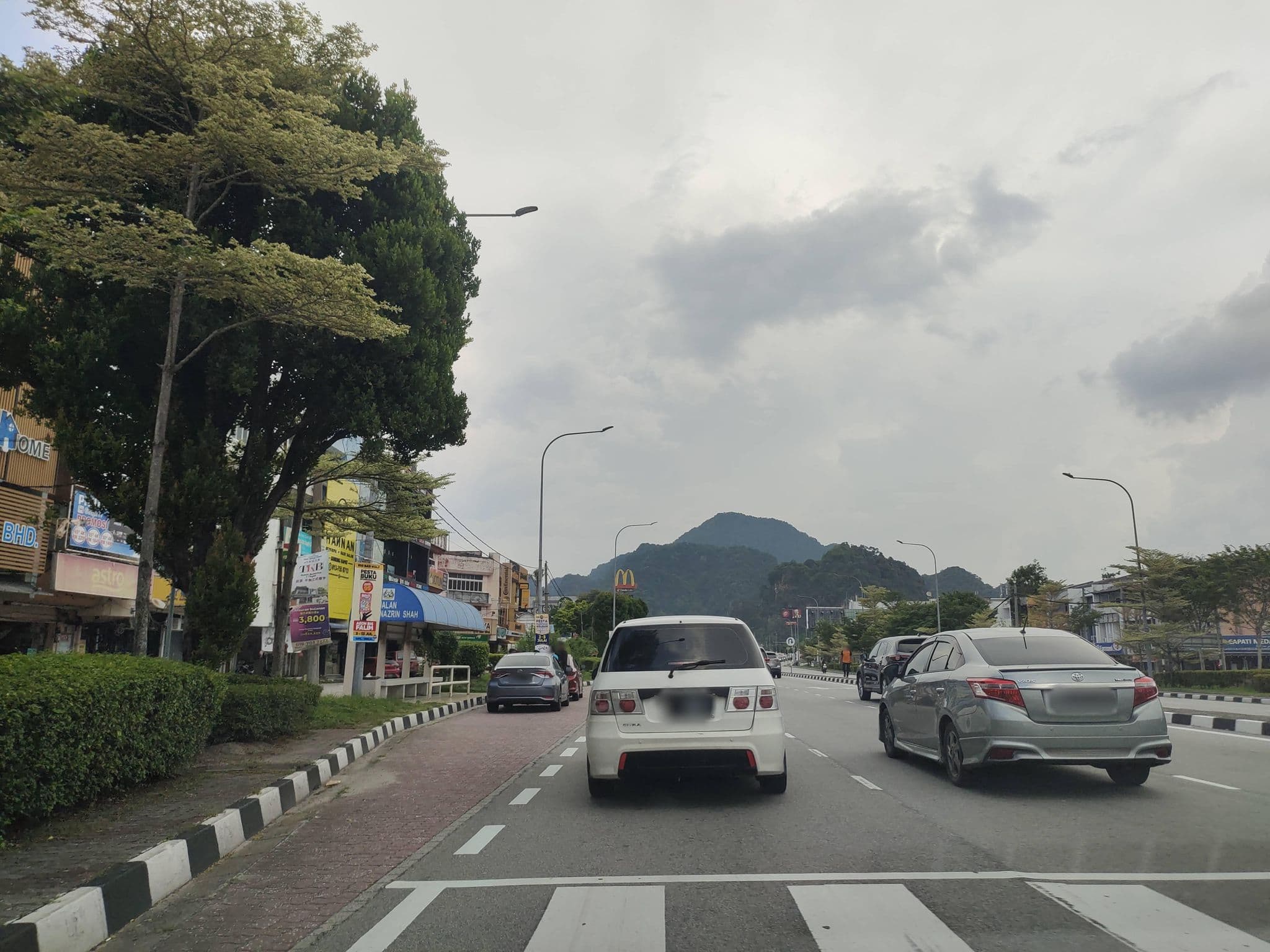 Street view near gopeng hotel, Ipoh — © zh9567 (CC BY-SA · Mapillary)