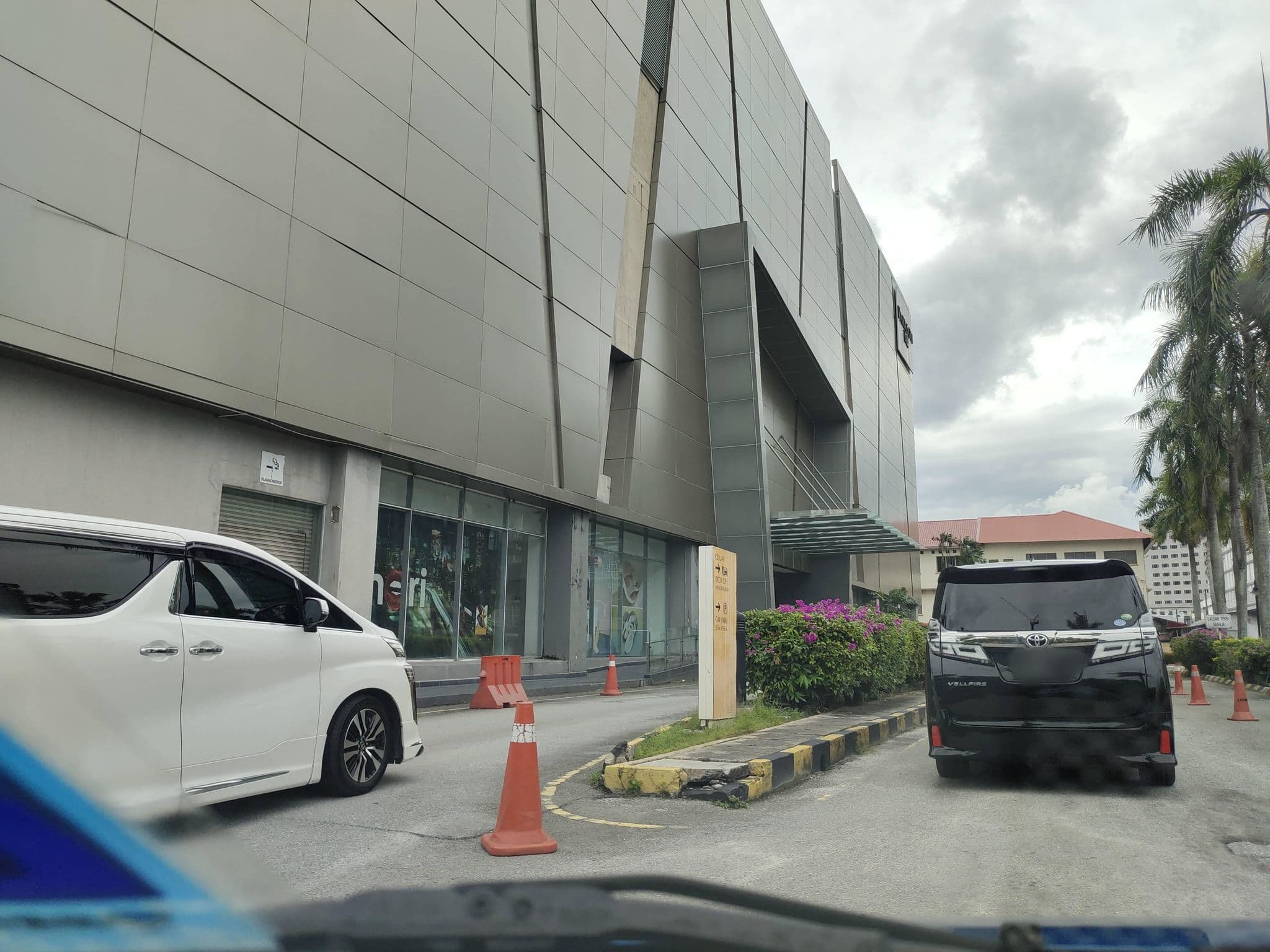 Street view near The Haven Resort, Ipoh — © zh9567 (CC BY-SA · Mapillary)