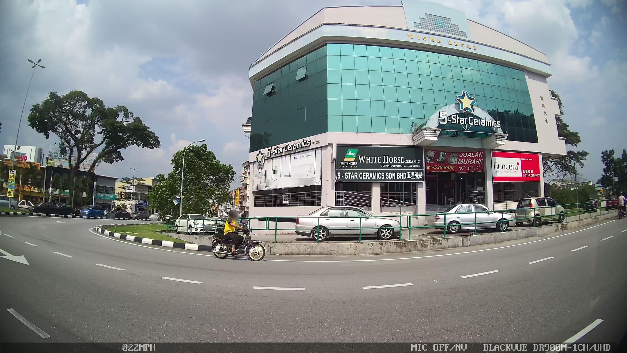Street view near My Town Hotel, Ipoh — © kaart_4 (CC BY-SA · Mapillary)