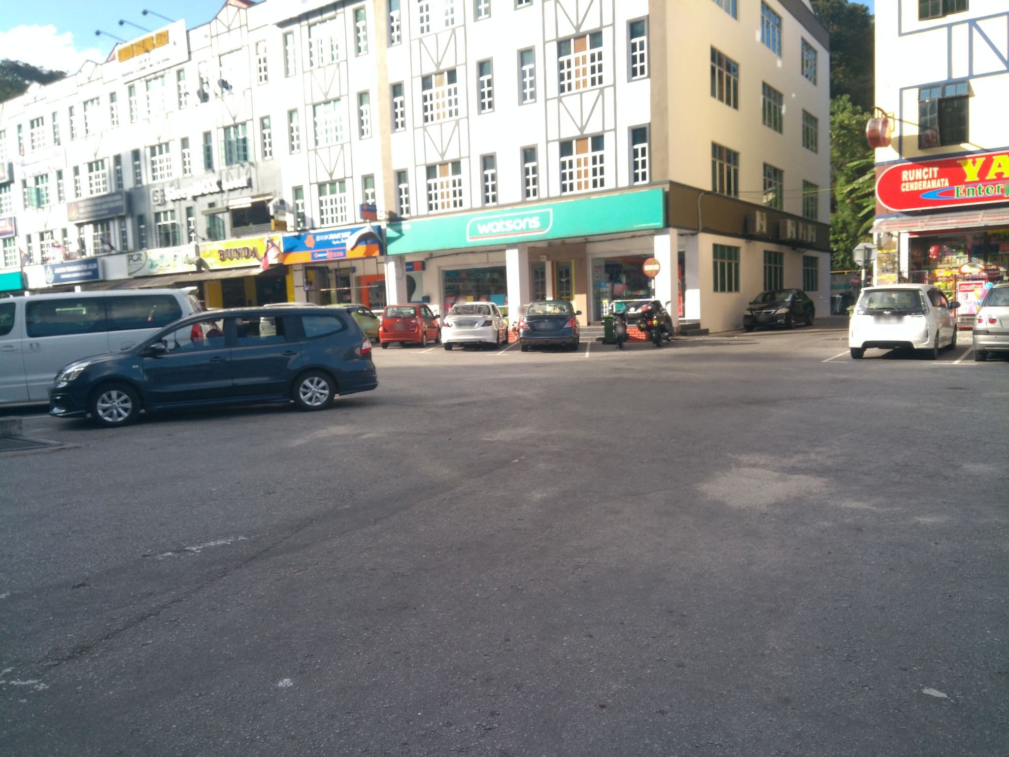 Street view near Suria Suite Hotel, Tanah Rata — © remonet (CC BY-SA · Mapillary)