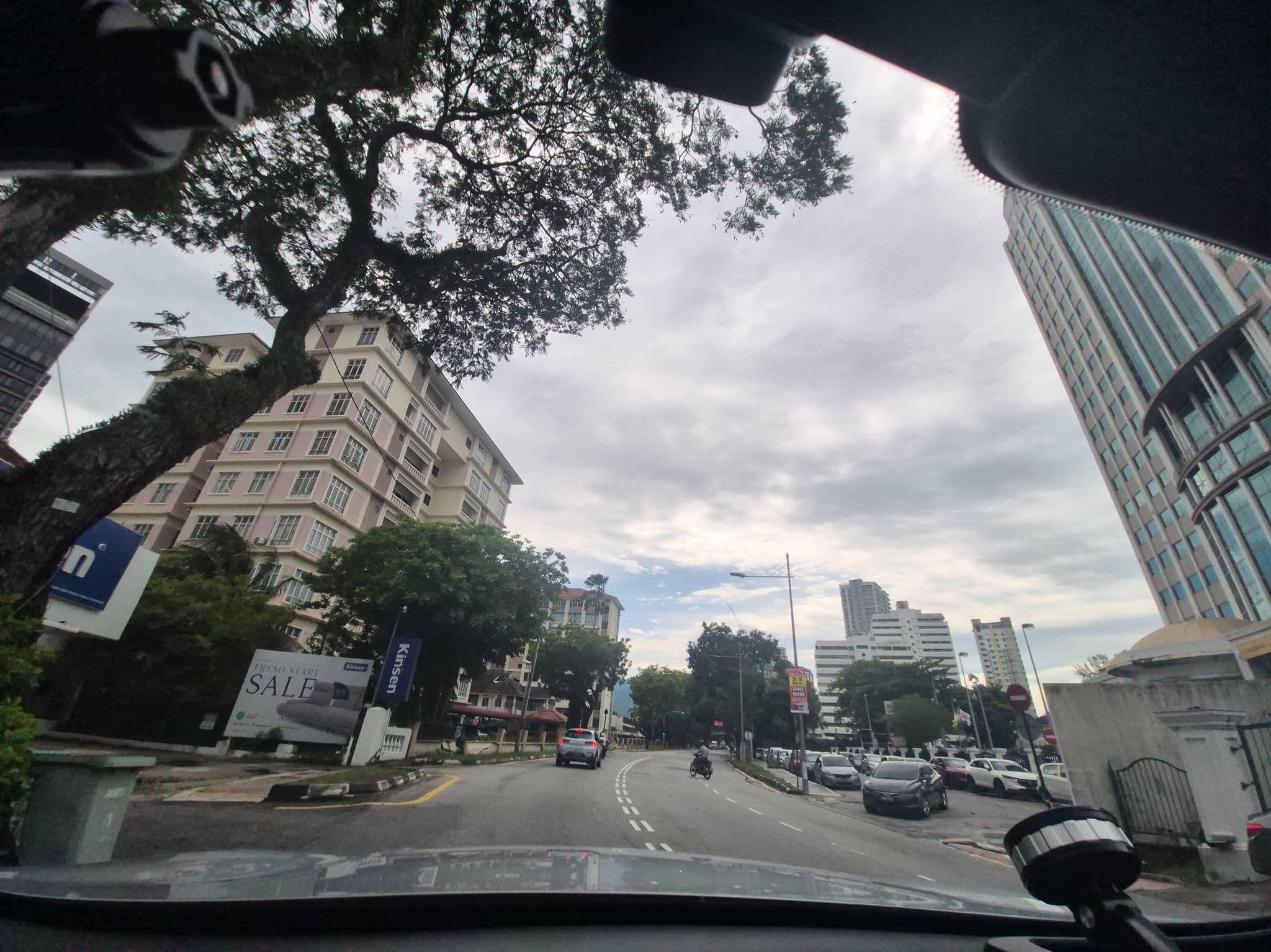 Street view near Room 412 Regal Penang Hotel, George Town — © lin_wang (CC BY-SA · Mapillary)