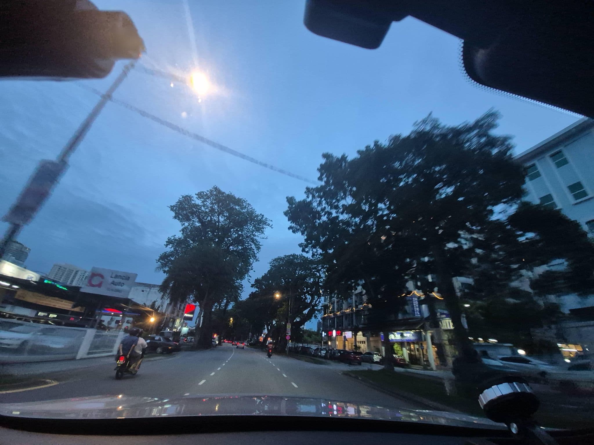 Street view near Burmatel 6th floor, George Town — © lin_wang (CC BY-SA · Mapillary)