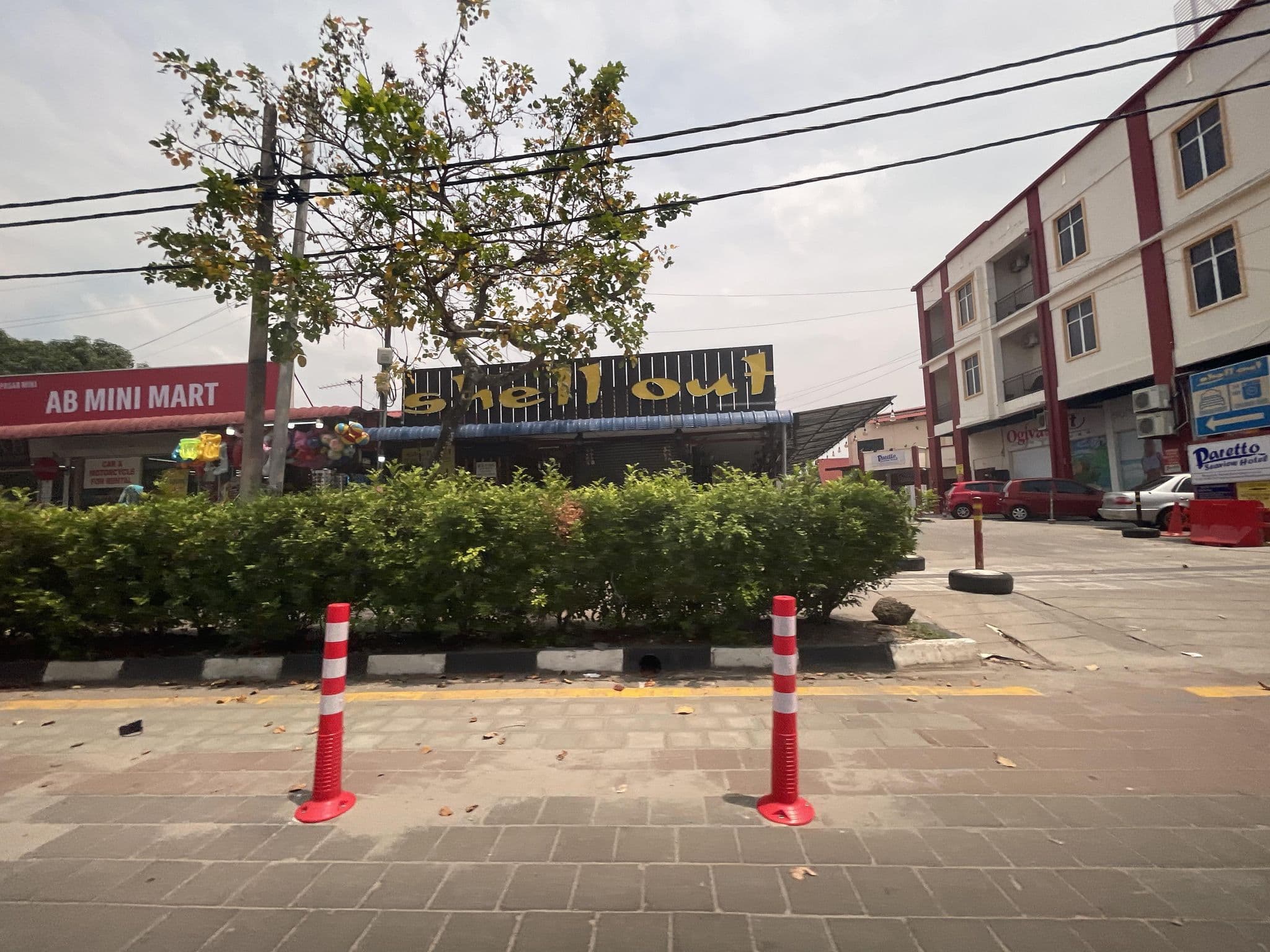 Street view near Rumours Guesthouse, Pantai Cenang — © filipb (CC BY-SA · Mapillary)