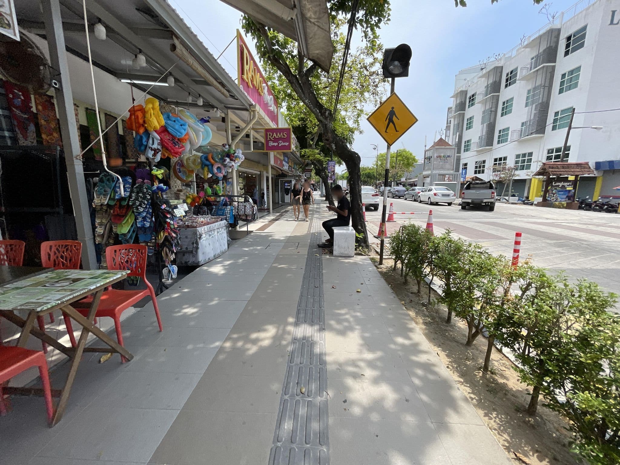 Street view near Rasa Senang Chalet, Pantai Cenang — © filipb (CC BY-SA · Mapillary)