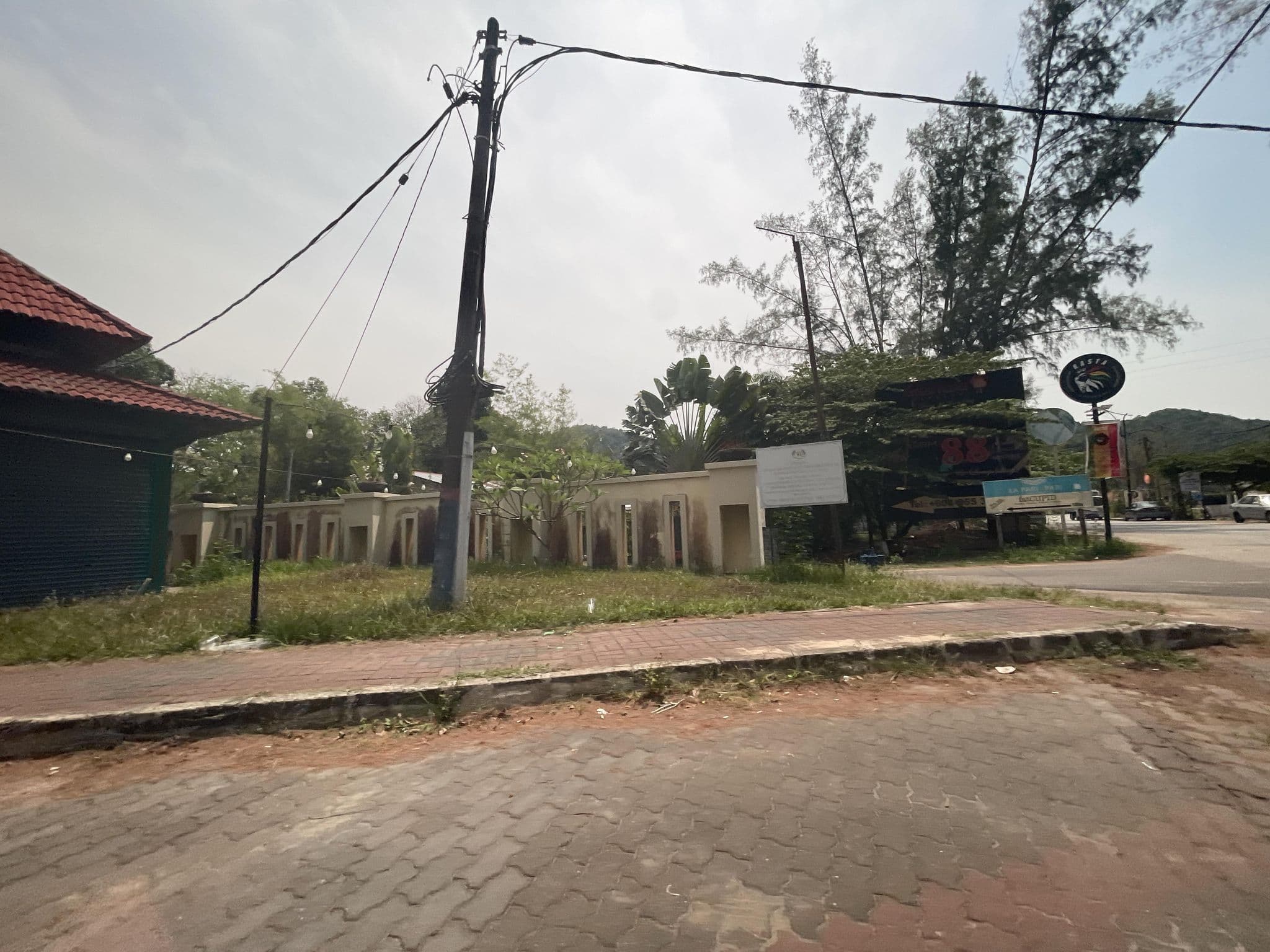 Street view near Langkawi Western Motel, Pantai Cenang — © filipb (CC BY-SA · Mapillary)