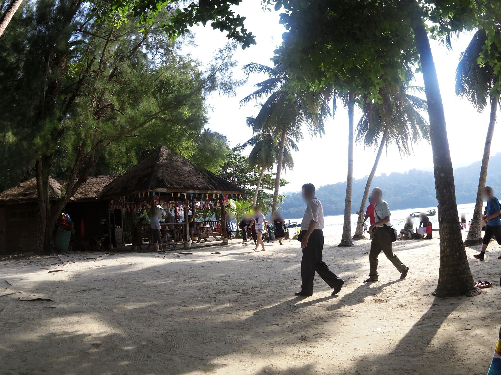 Street view near Beras Basah Island, Pantai Cenang — © skillsy (CC BY-SA · Mapillary)