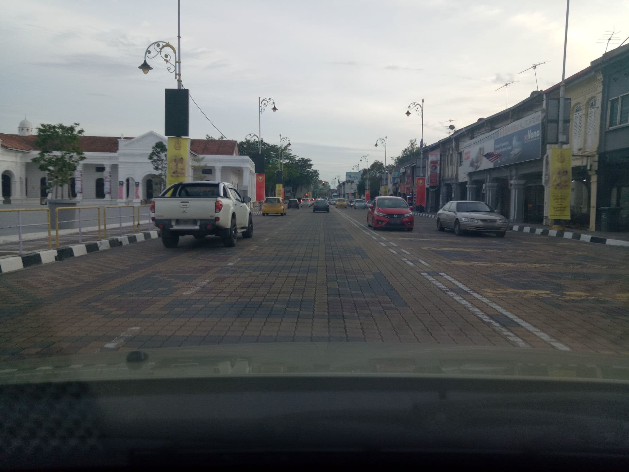 Street view near Kamar Backpackers, Alor Setar — © aliasyamimi (CC BY-SA · Mapillary)