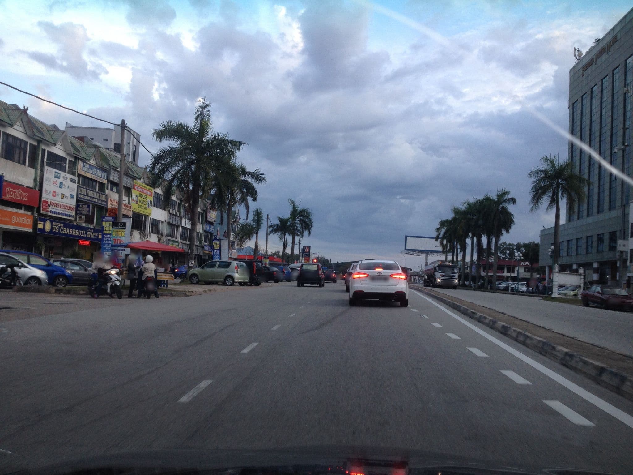 Street view near Greencity Hotel, Sungai Petani — © iqmalkrul (CC BY-SA · Mapillary)
