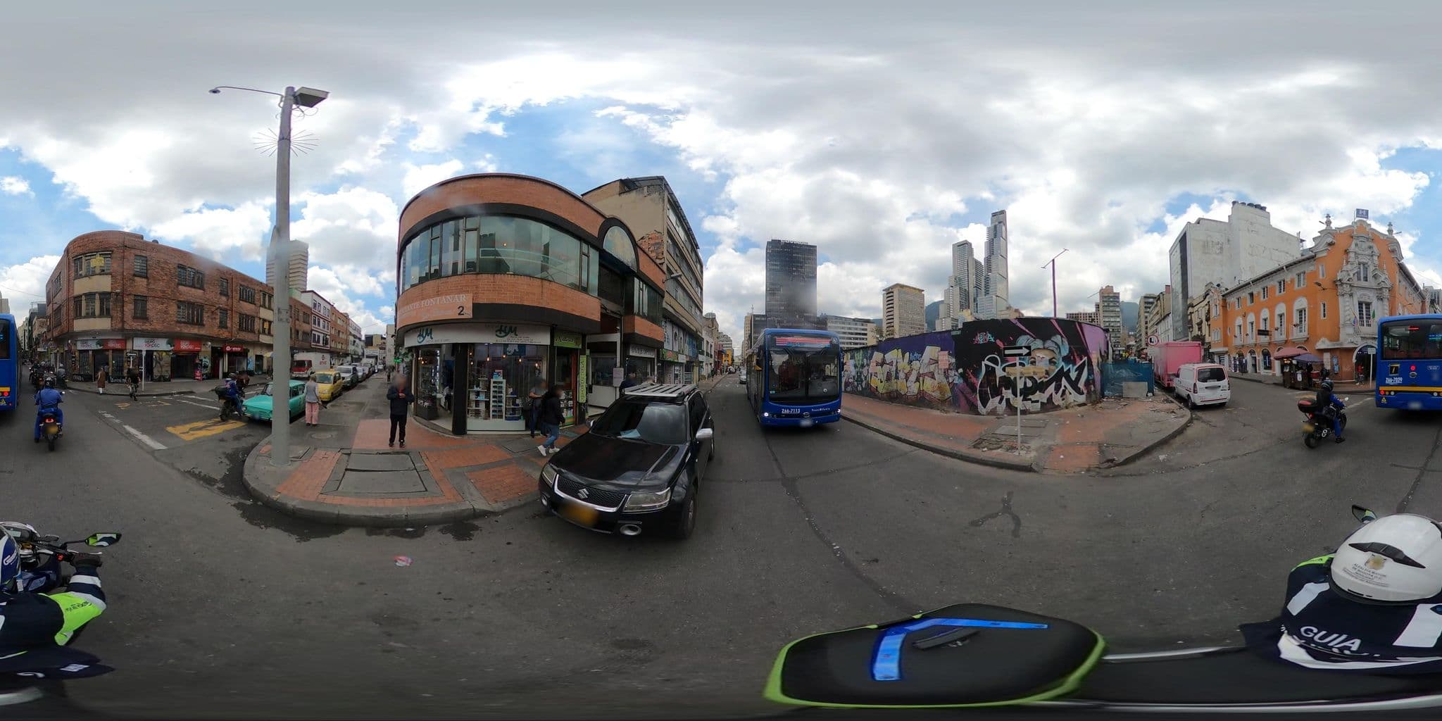 Street view near Ambay Hotel, Bogotá