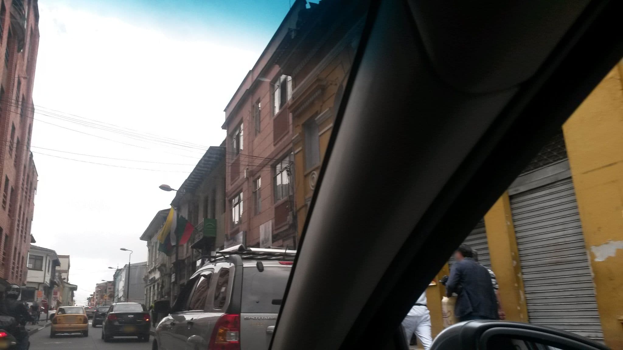 Street view near Hotel Camelot, Manizales — © laura1104 (CC BY-SA · Mapillary)