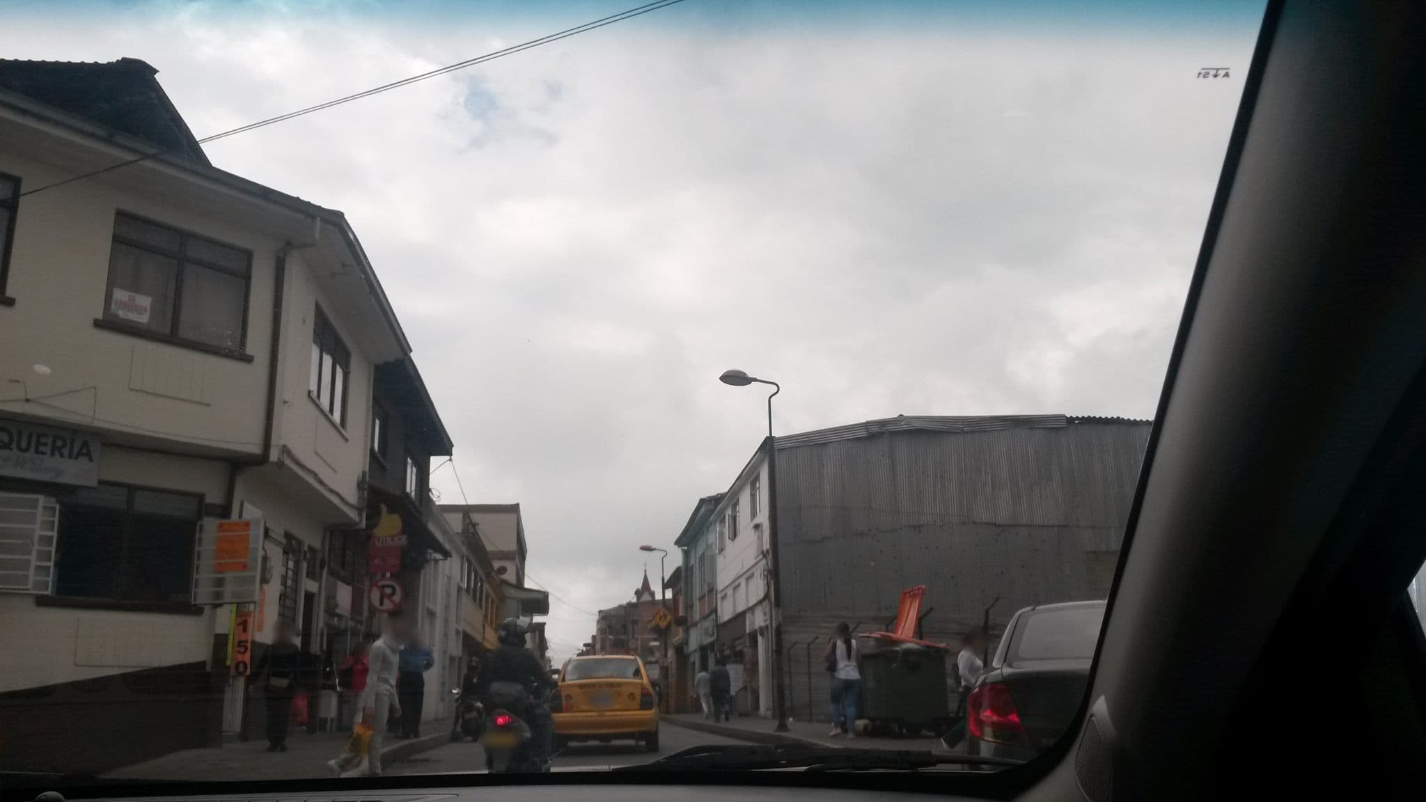 Street view near Caldas Plaza, Manizales — © laura1104 (CC BY-SA · Mapillary)