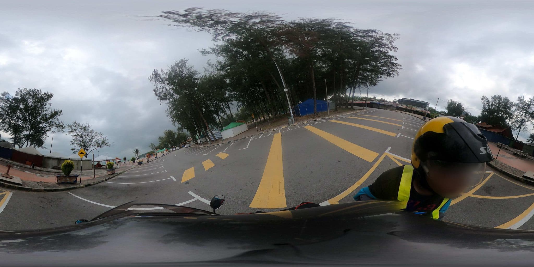 Street view near marina resort, Kampung Teluk Kemang — © ahlang2 (CC BY-SA · Mapillary)