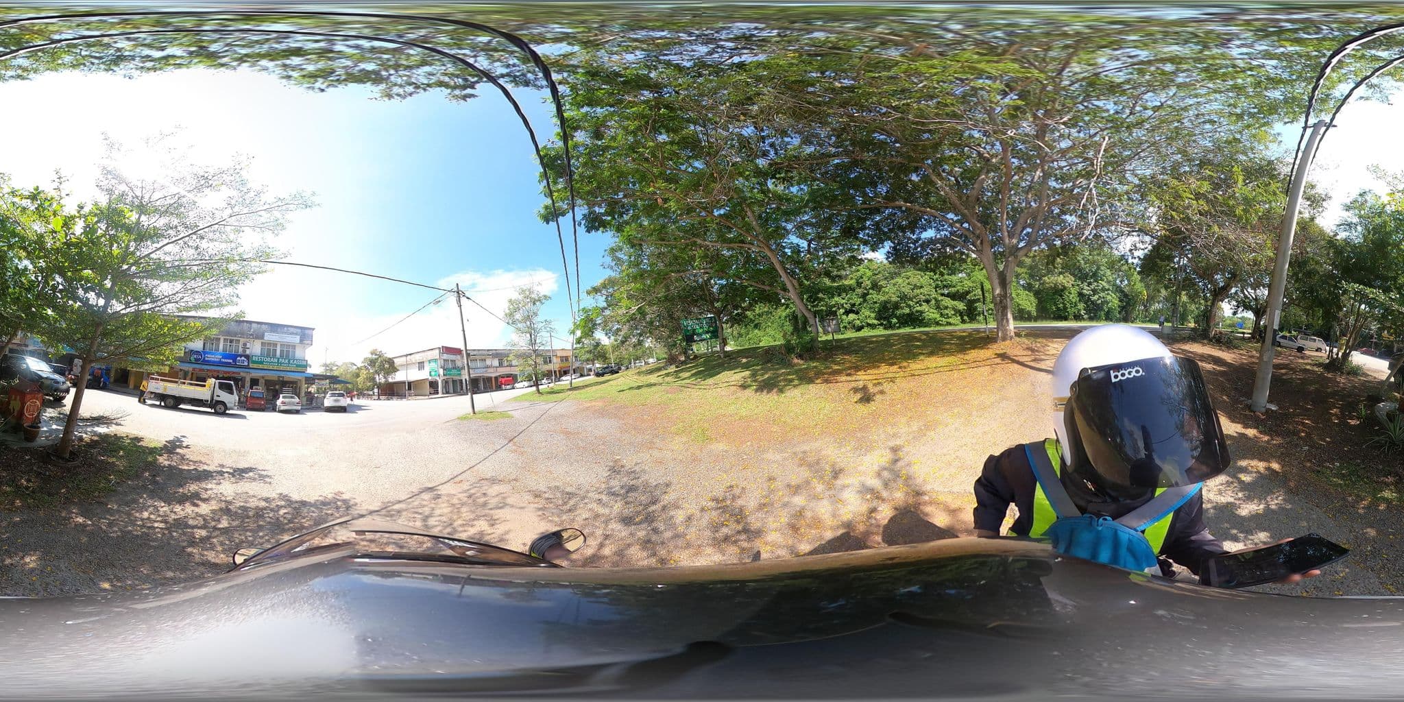 Street view near Minangkabau Room, Kampung Teluk Kemang — © ahlang2 (CC BY-SA · Mapillary)