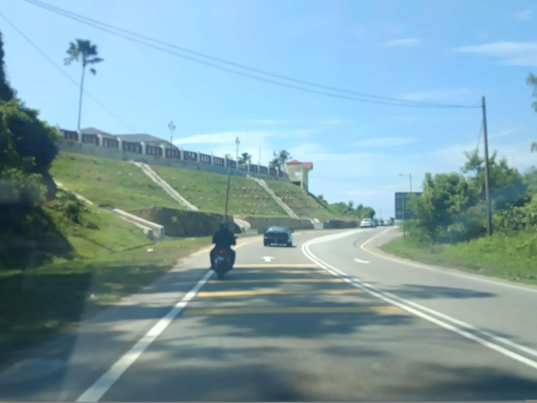 Street view near Bilik Comprado 4, Kampung Sirusa — © YikQin (CC BY-SA · Mapillary)
