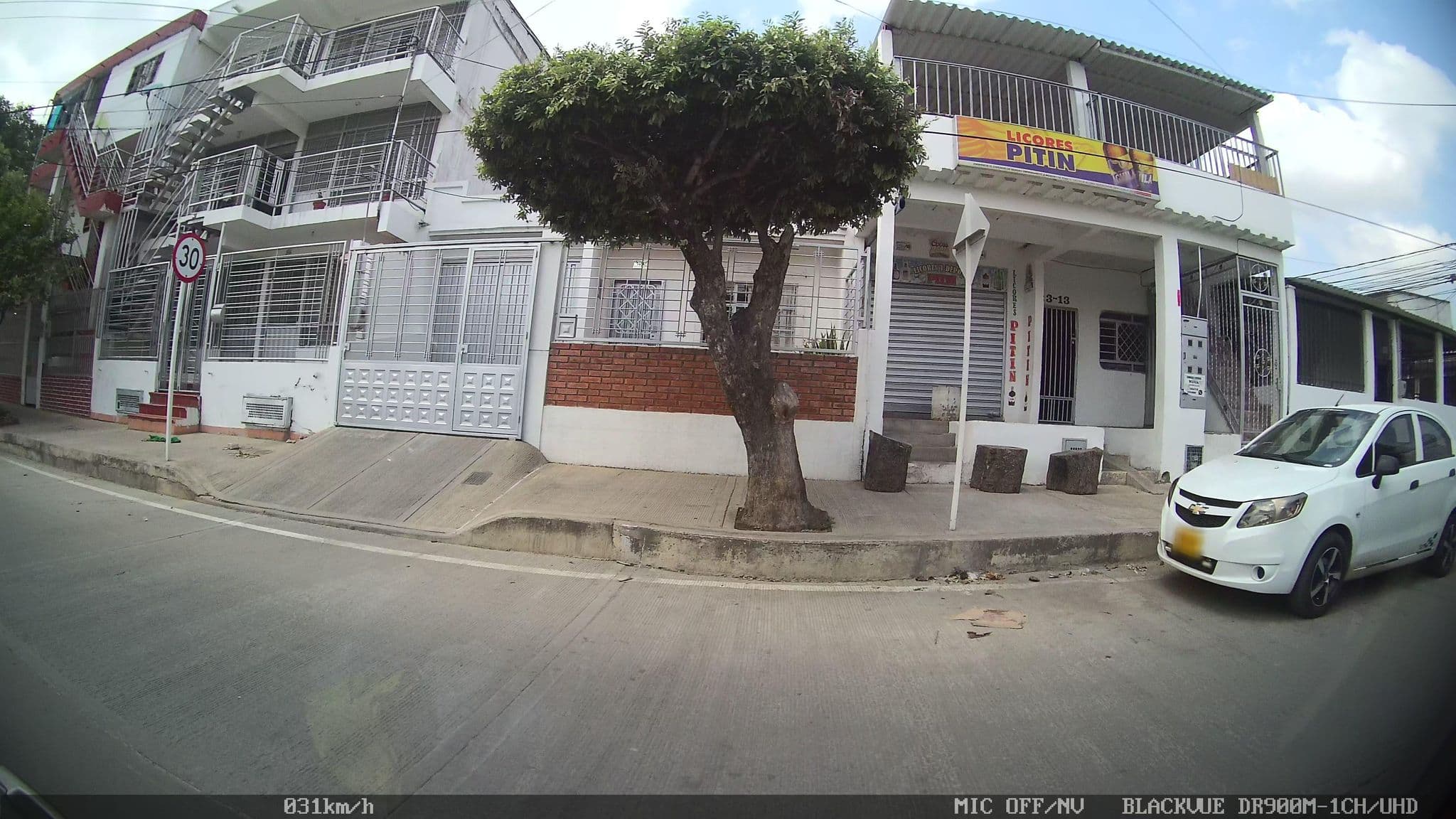 Street view near MZ 23 CLARET, Cúcuta — © kaart_2 (CC BY-SA · Mapillary)