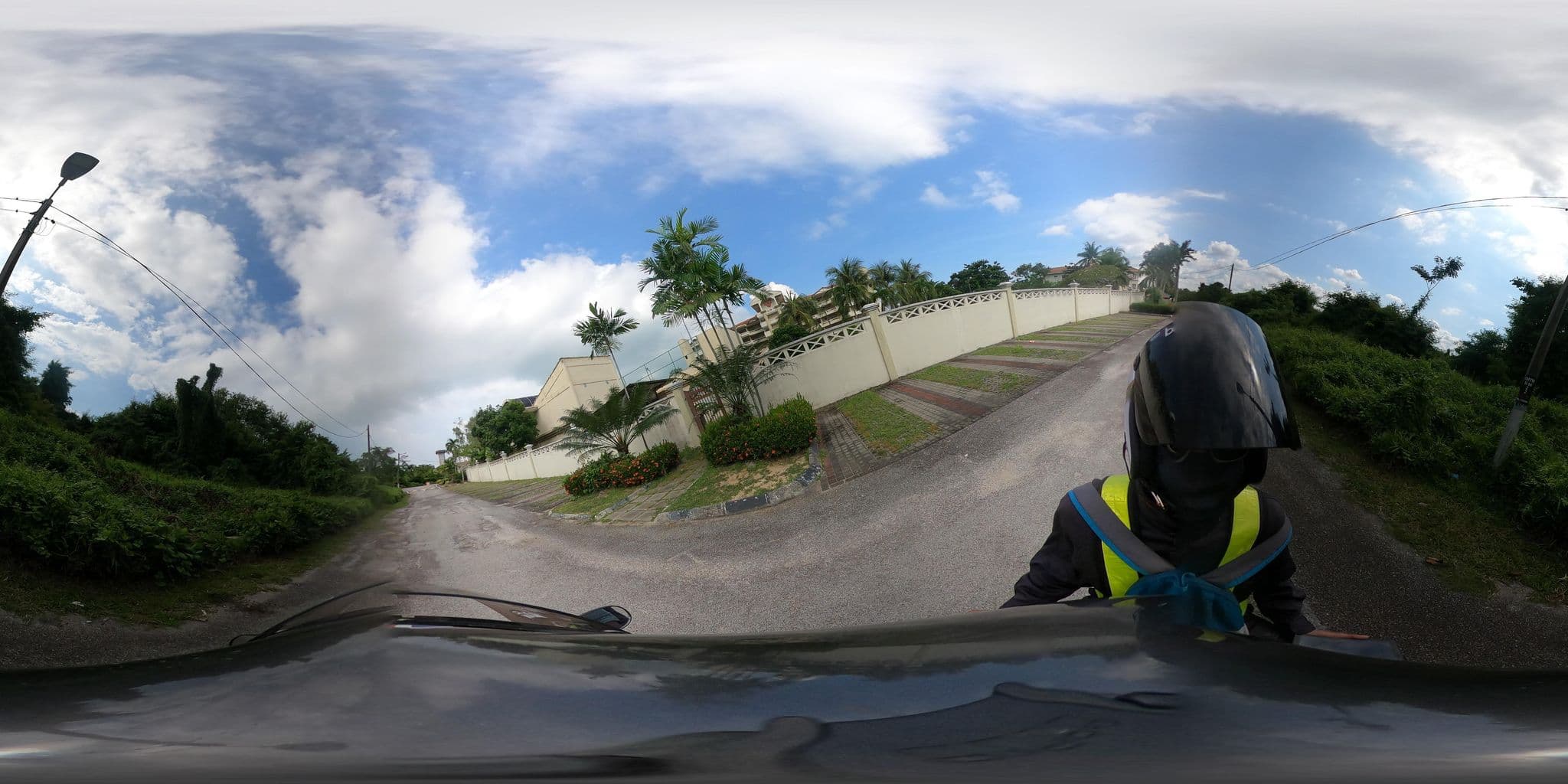 Street view near Thistle Meeting Room, Kampung Teluk Kemang — © ahlang2 (CC BY-SA · Mapillary)