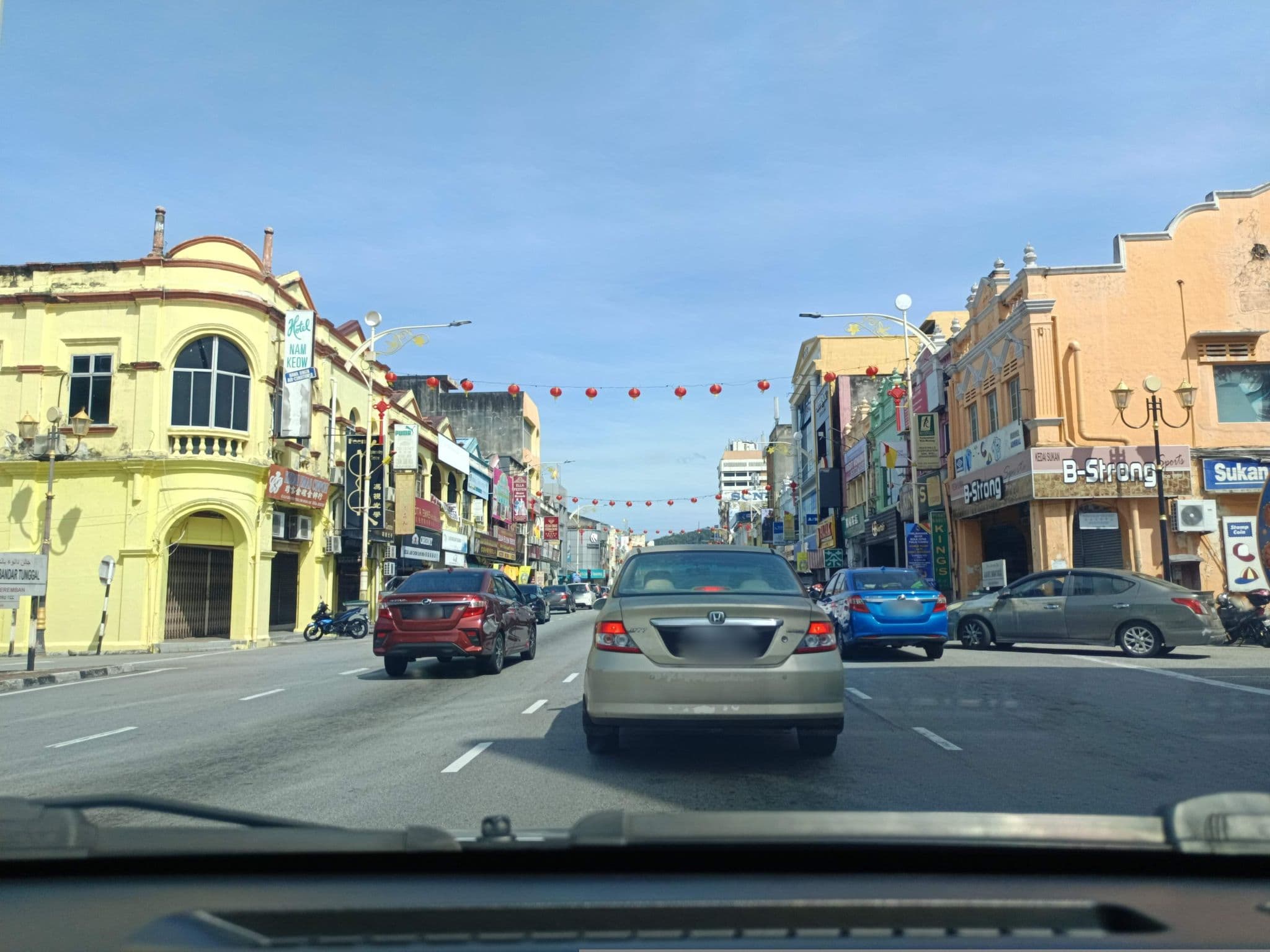 Street view near Angsana Inn, Seremban — © YikQin (CC BY-SA · Mapillary)