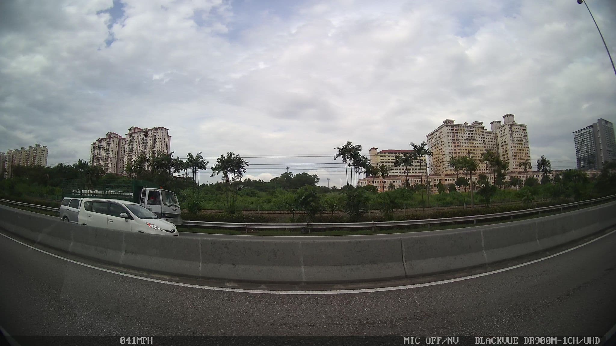 Street view near the mines beach resort, Seri Kembangan — © kaart5 (CC BY-SA · Mapillary)