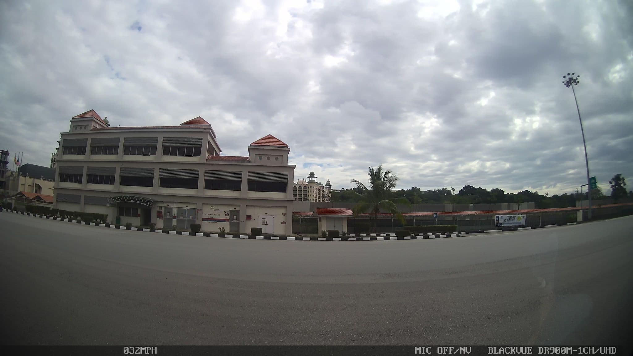 Street view near Le Marquee, Palace of the Golden Horses, Seri Kembangan — © kaart5 (CC BY-SA · Mapillary)