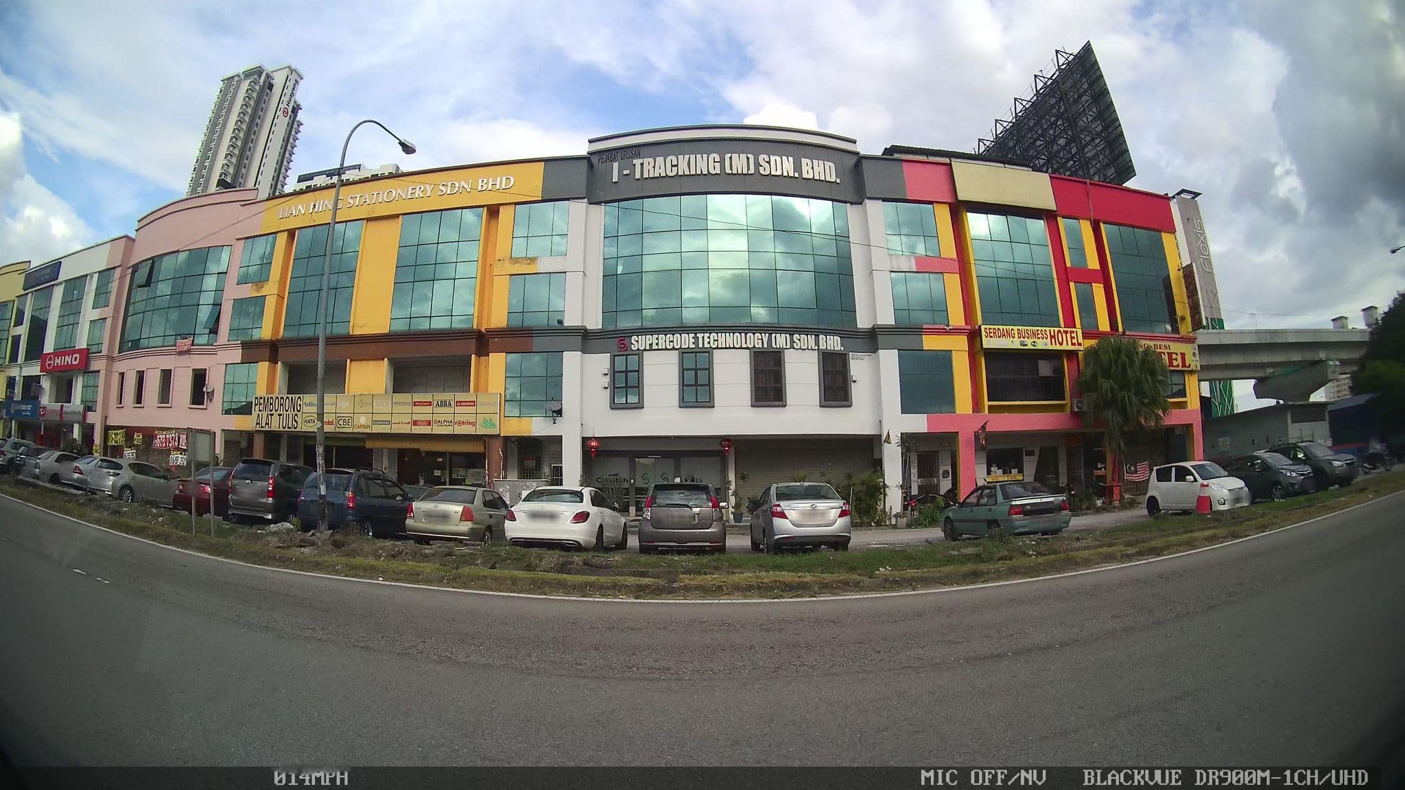 Street view near hotel sungai besi, Seri Kembangan — © kaart5 (CC BY-SA · Mapillary)