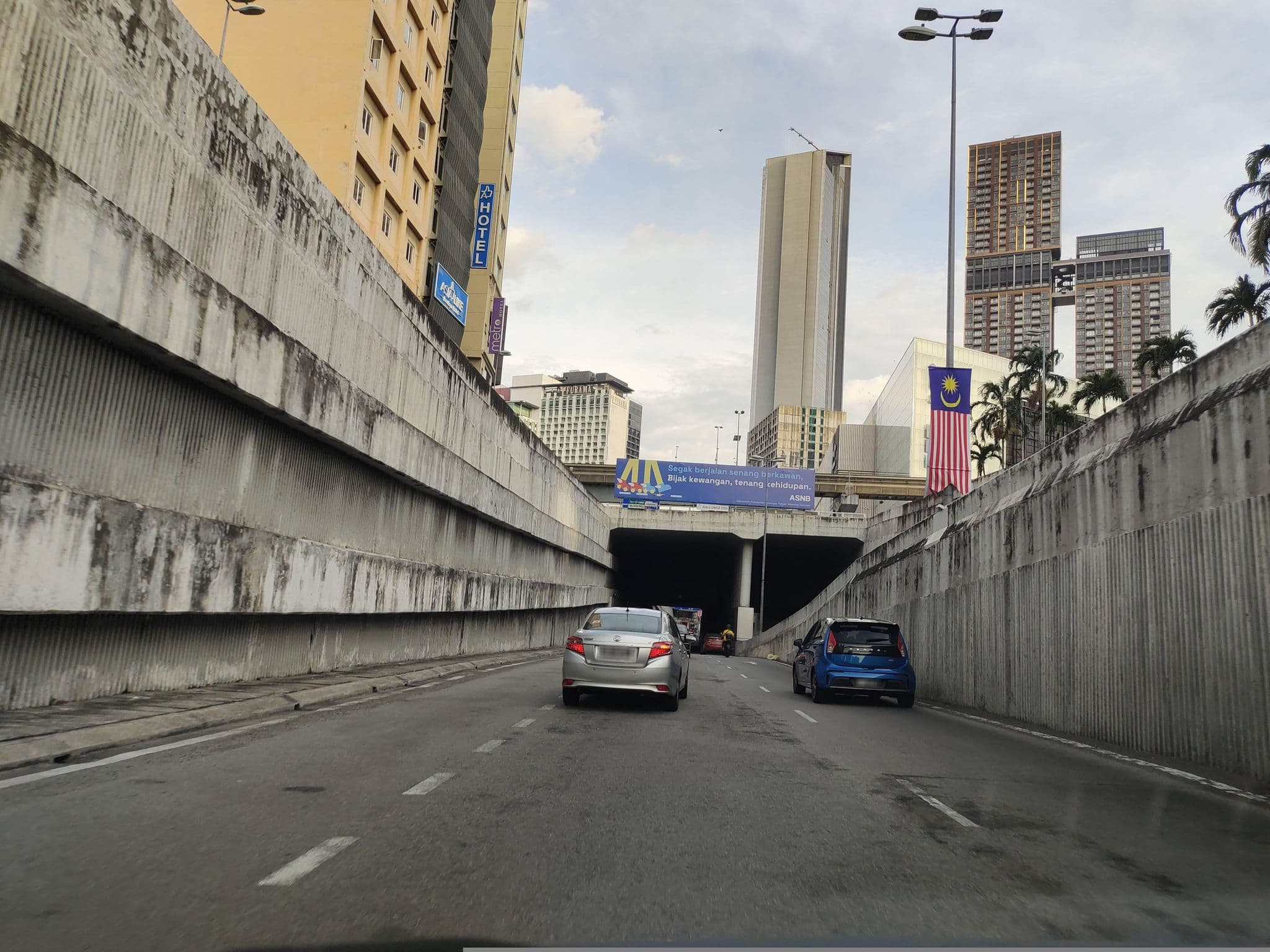 Street view near Coxes Global Hotel, Bukit Bintang — © zh9567 (CC BY-SA · Mapillary)