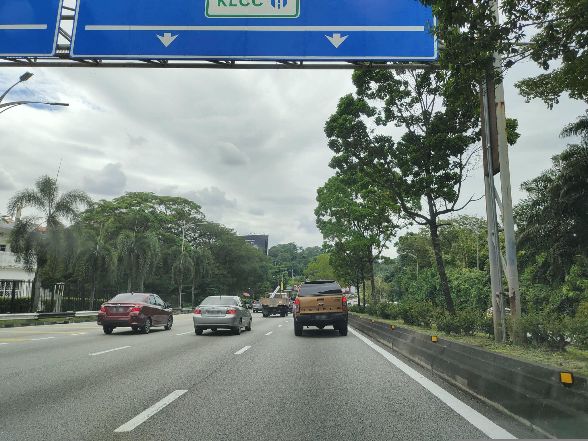 Street view near Grand Hyatt Kuala Lumpur, Kuala Lumpur — © zh9567 (CC BY-SA · Mapillary)