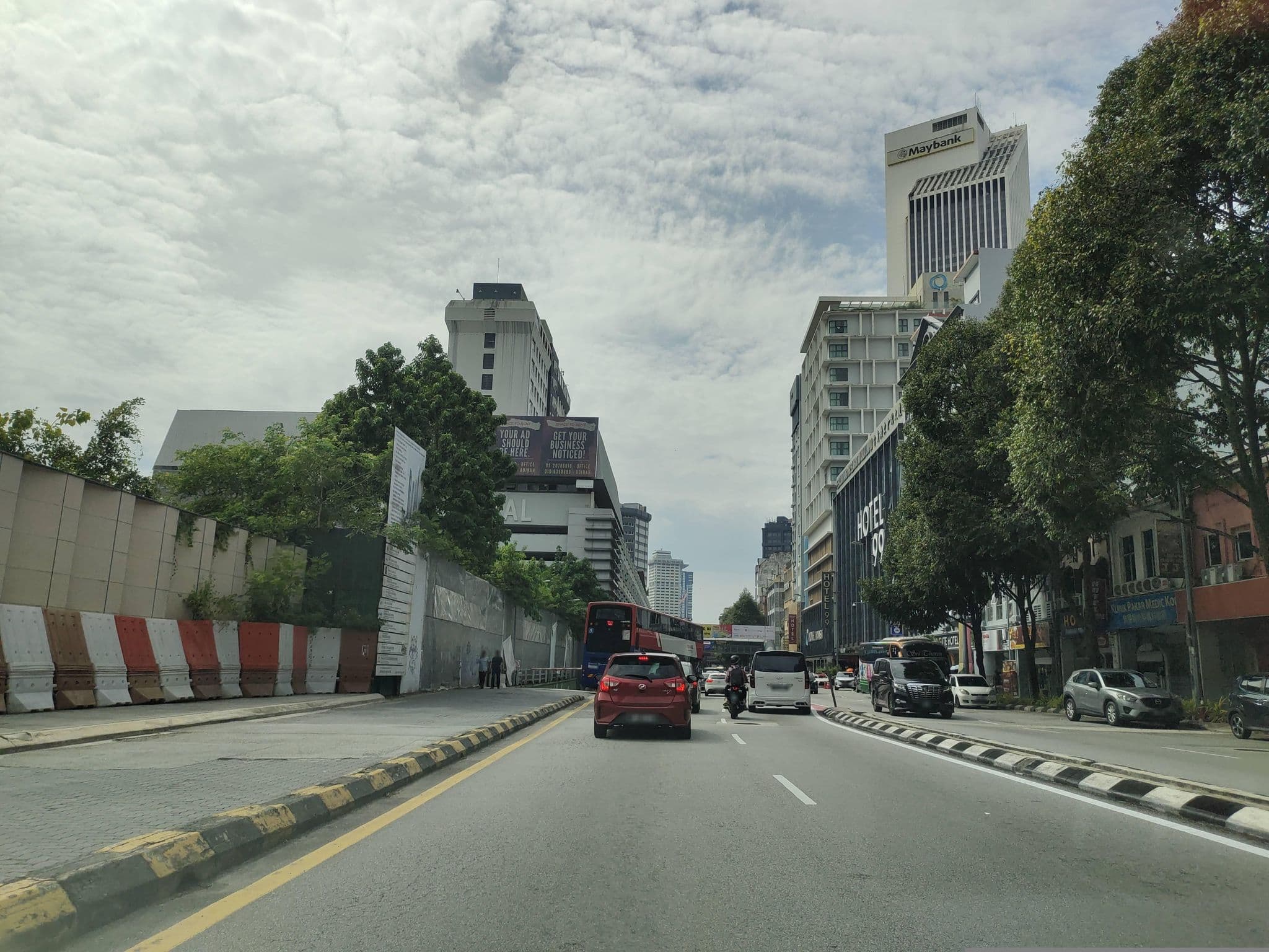 Street view near Kameleoon Travellers Lodge, Bukit Bintang — © zh9567 (CC BY-SA · Mapillary)