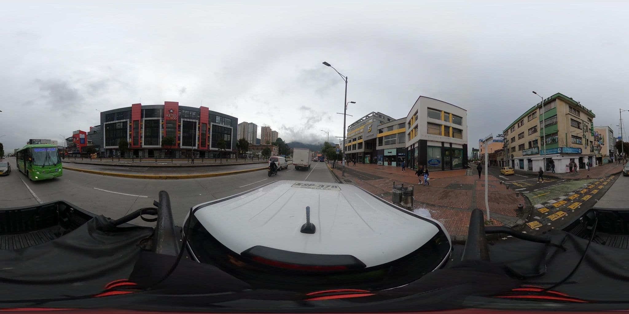 Street view near Hotel sabana, Bogotá