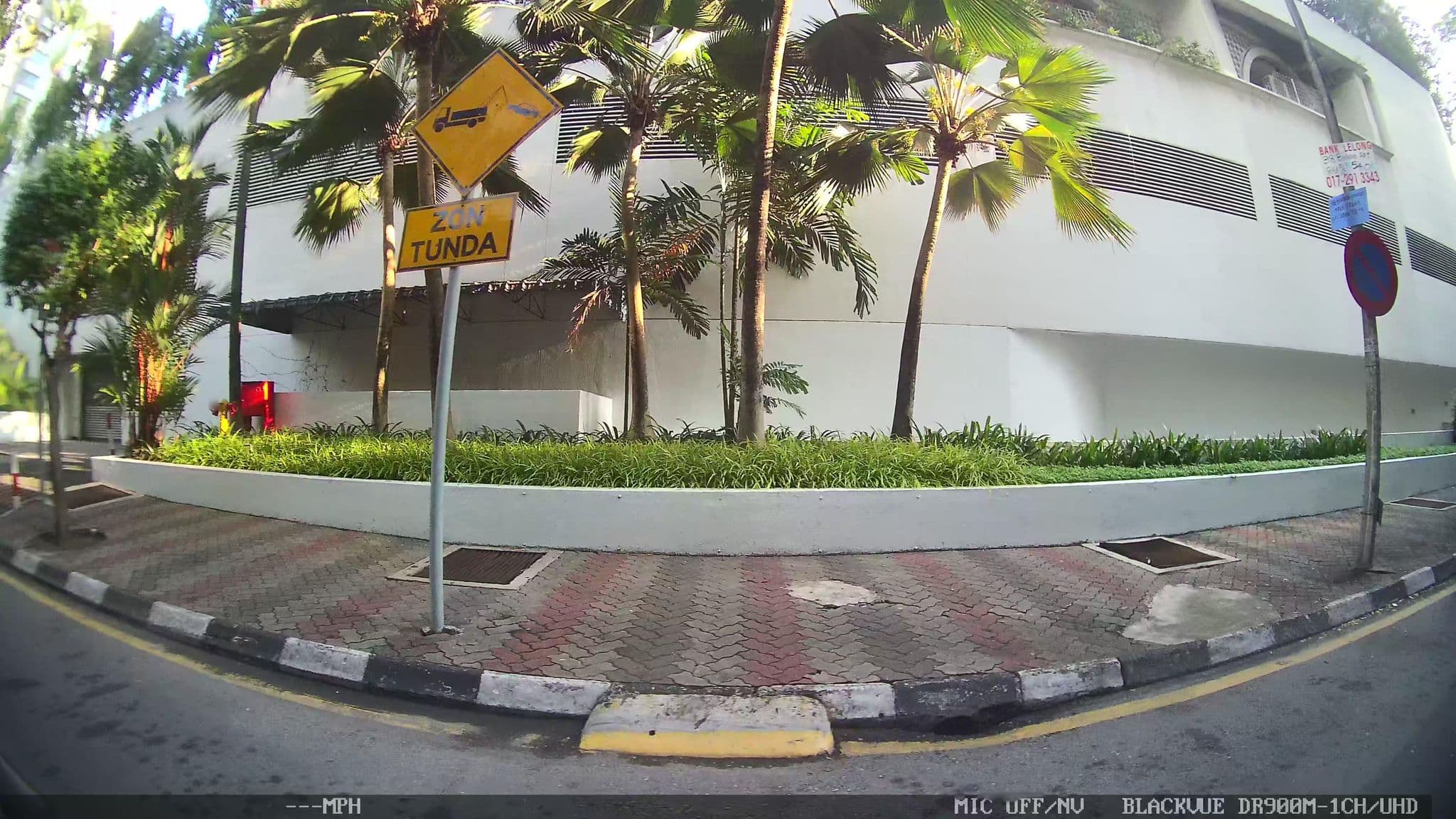 Street view near 1443 Istana Hotel, Bukit Bintang — © kaart_3 (CC BY-SA · Mapillary)