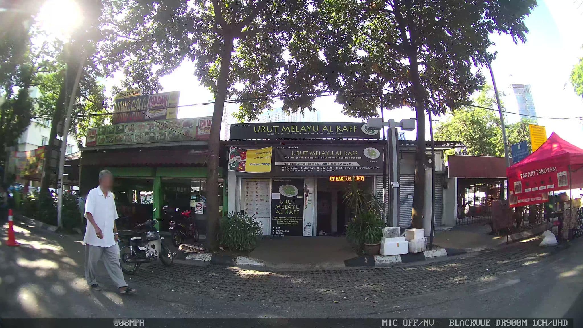 Street view near Simin Homestay, Kampung Baru — © kaart_3 (CC BY-SA · Mapillary)
