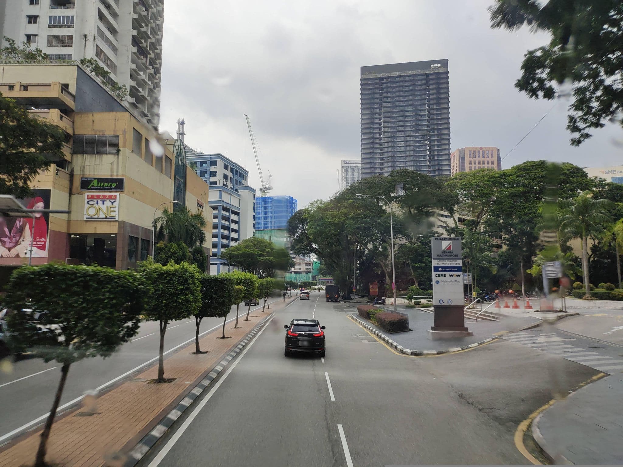 Street view near May Tower Hotel 30th Floor, Kampung Baru — © zh9567 (CC BY-SA · Mapillary)