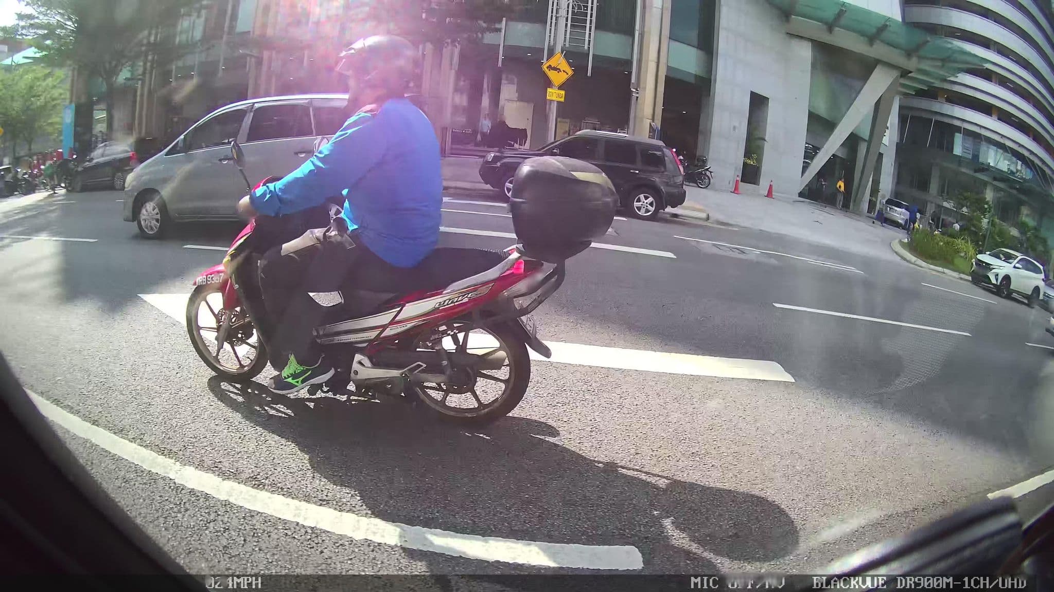 Street view near 101 Room, Kampung Baru — © kaart_3 (CC BY-SA · Mapillary)