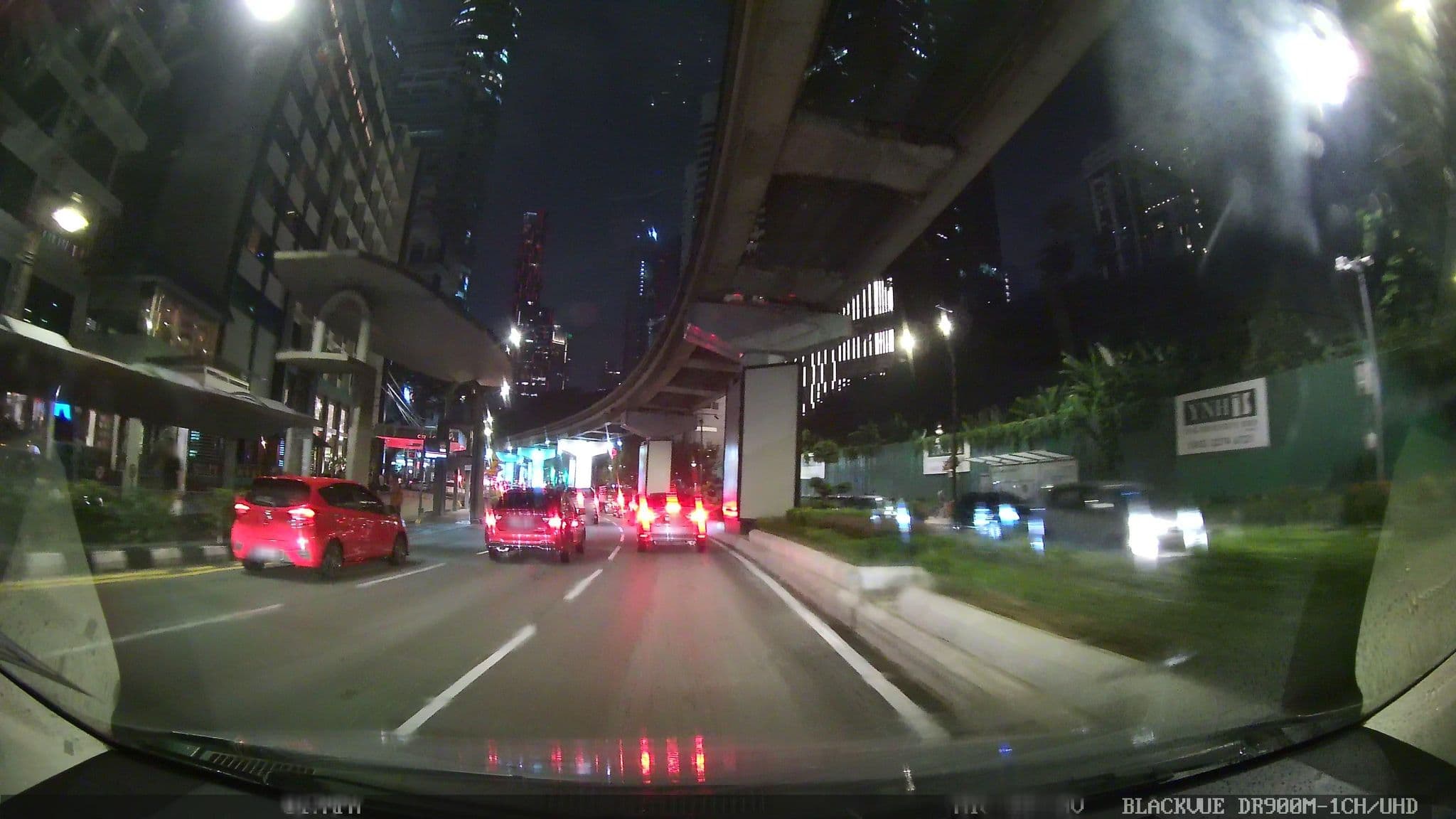 Street view near Parkroyal Hotel, Bukit Bintang — © kaart_1 (CC BY-SA · Mapillary)