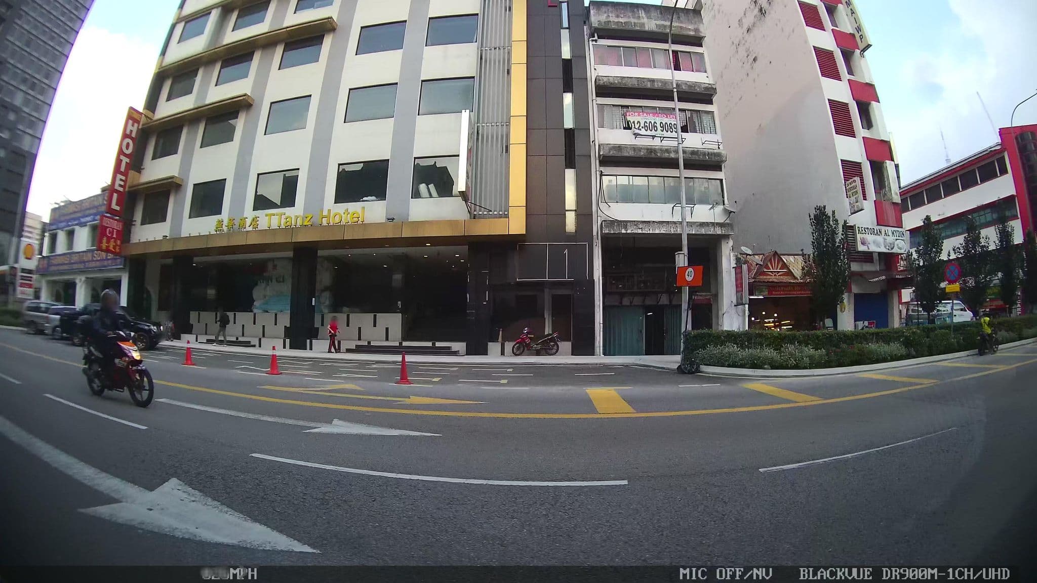Street view near Kingston Hotel, Kampung Baru — © kaart_3 (CC BY-SA · Mapillary)