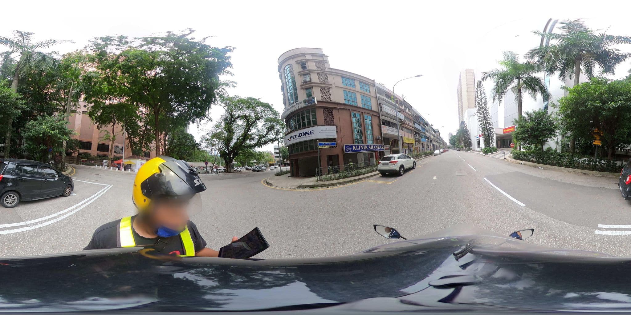 Street view near Grand Seasons Hotel Level 24, Kampung Baru — © ahlang2 (CC BY-SA · Mapillary)