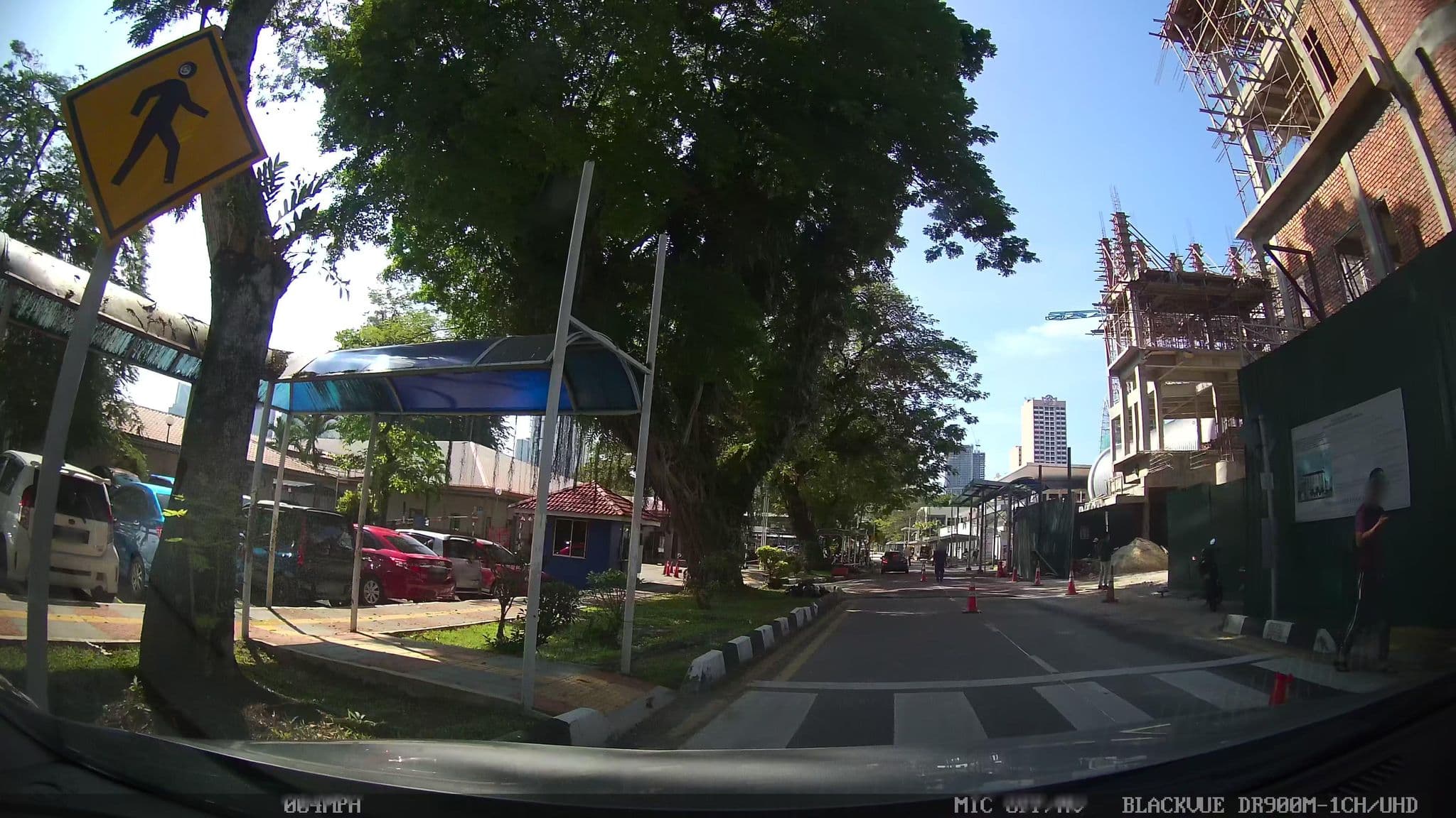 Street view near Room ItneenTamaneyaTalaataArba'a, Kampung Baru — © kaart_3 (CC BY-SA · Mapillary)