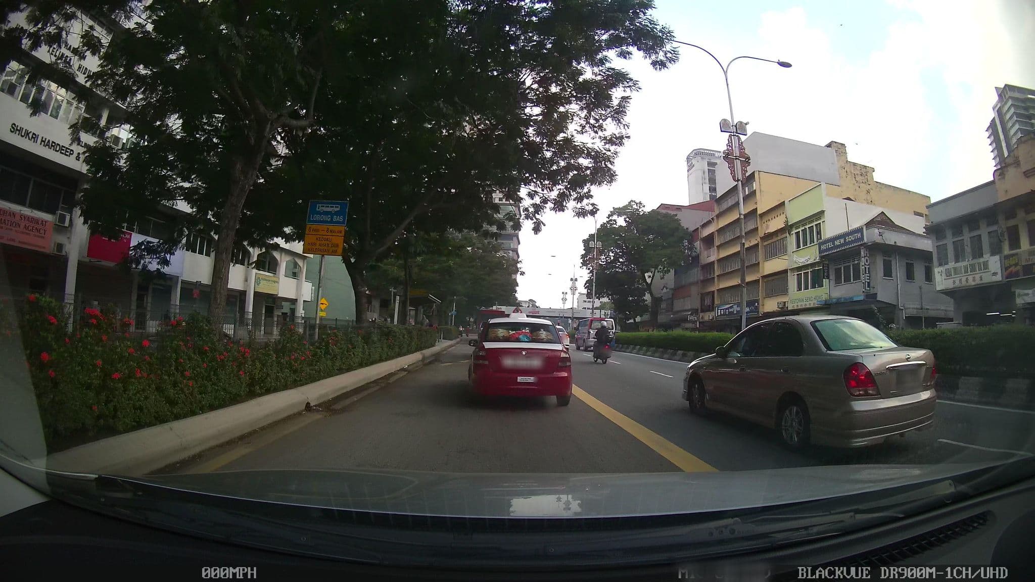 Street view near Hotel Maya Level 20, Kampung Baru — © kaart_3 (CC BY-SA · Mapillary)