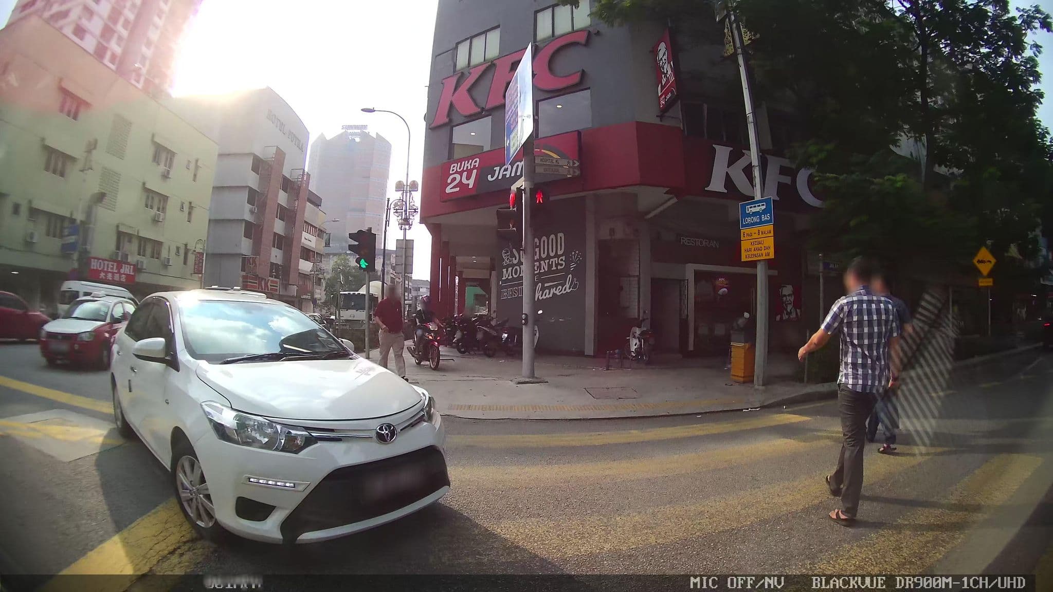 Street view near Hotel Kita, Kampung Baru — © kaart_3 (CC BY-SA · Mapillary)