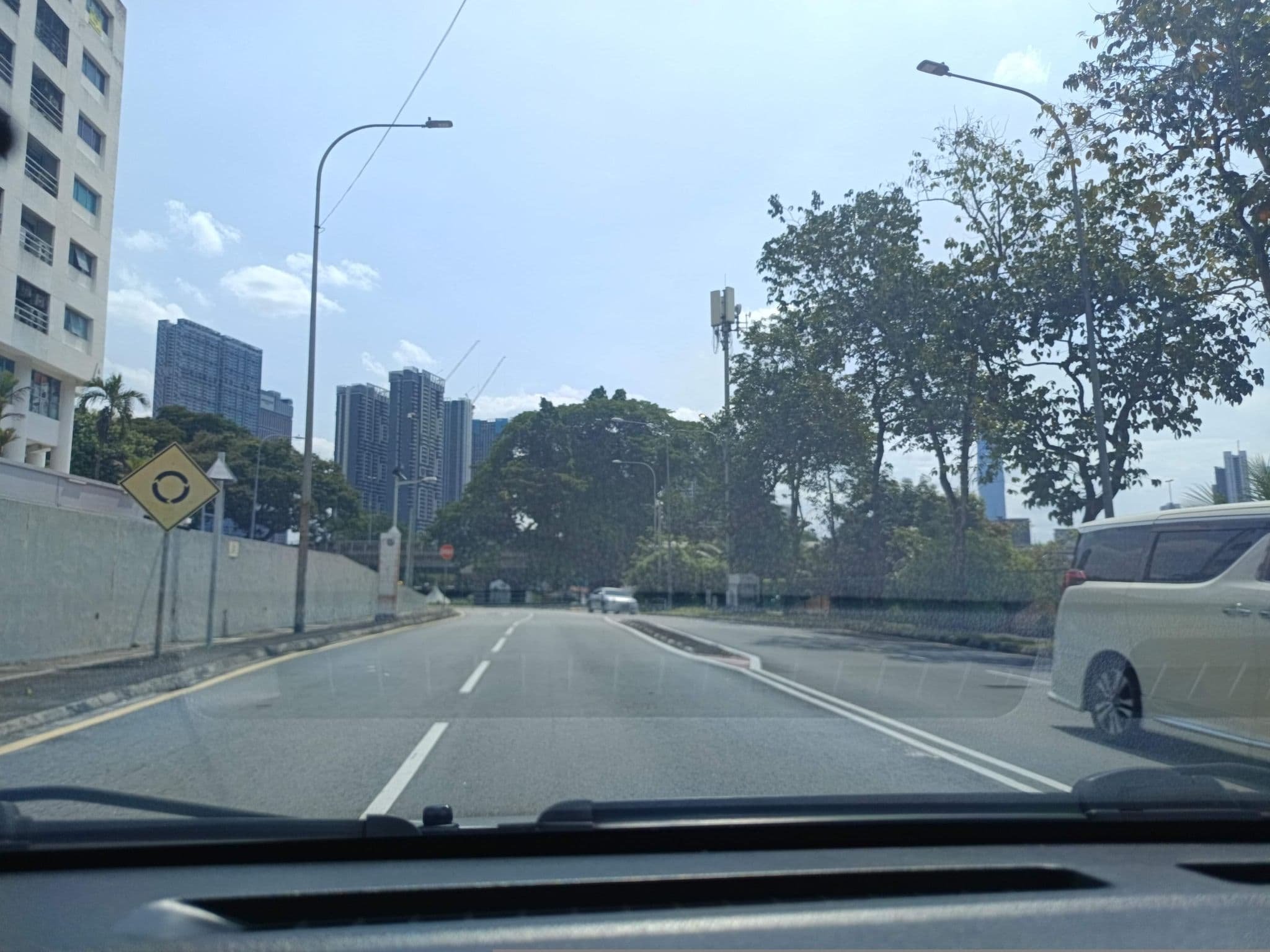 Street view near Gelfaam, Taman Ikan Emas — © YikQin (CC BY-SA · Mapillary)