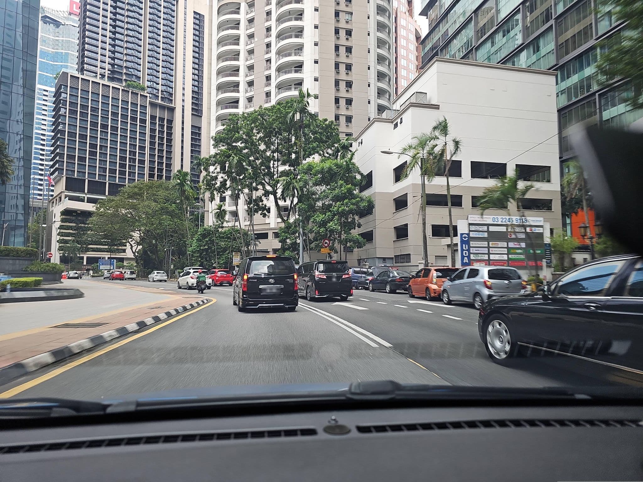 Street view near Grand Deluxe Room 2011, Prince Hotel & Residences, Bukit Bintang — © hazura890315 (CC BY-SA · Mapillary)