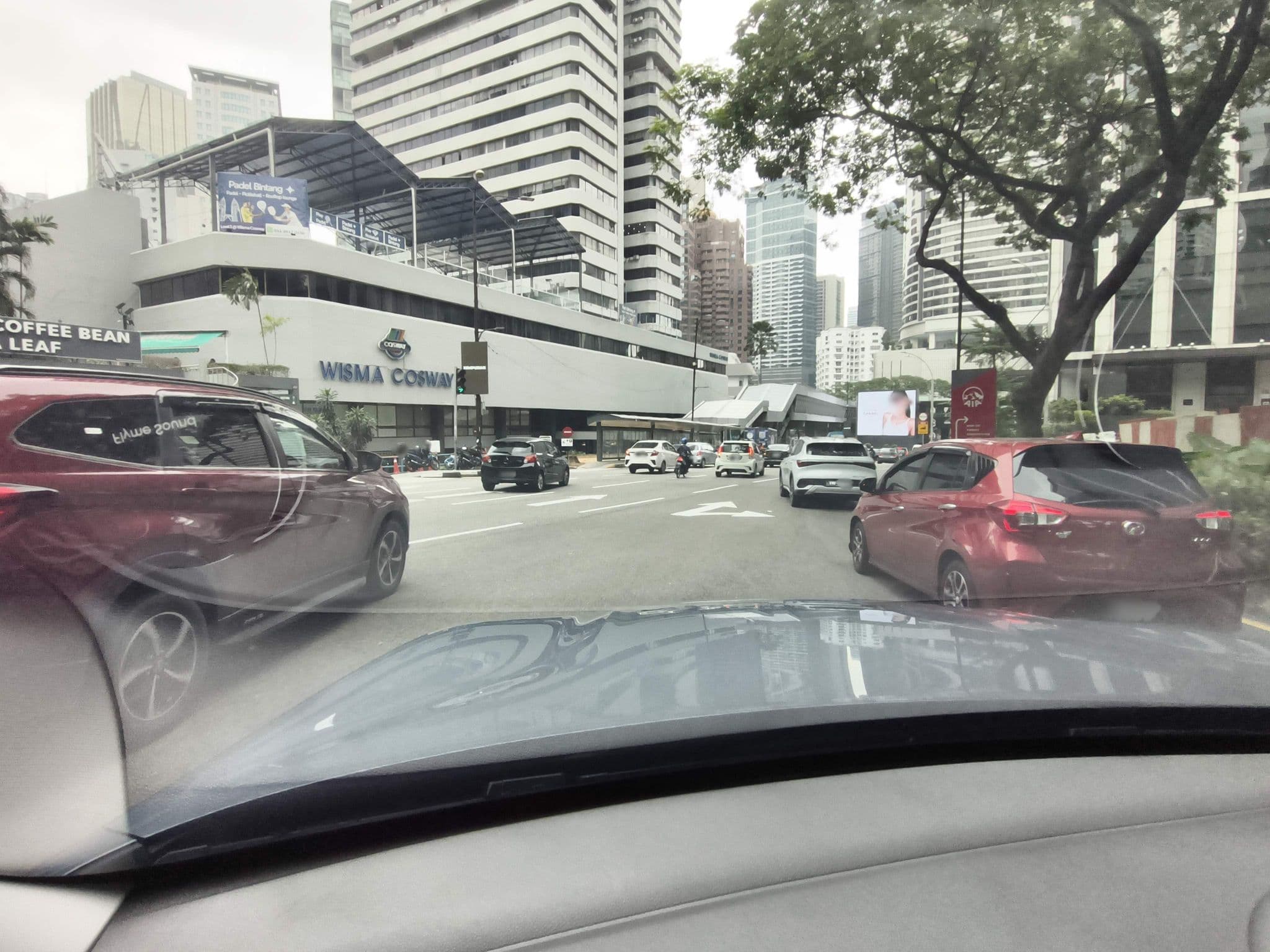 Street view near Acordian hotel, Bukit Bintang — © lin_wang (CC BY-SA · Mapillary)