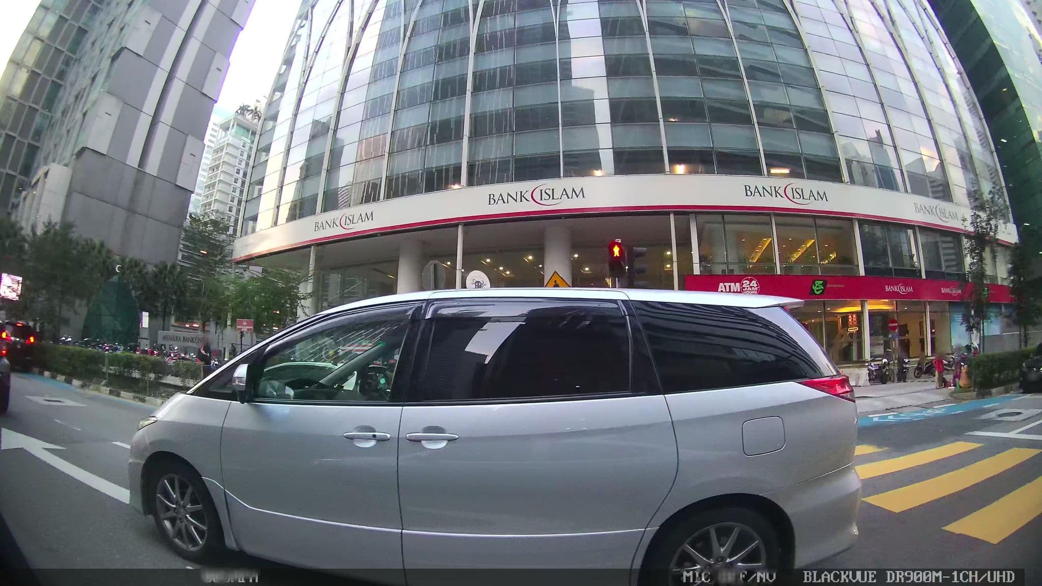 Street view near Equatorial Hotel Swimming Pool, Bukit Bintang — © kaart_3 (CC BY-SA · Mapillary)