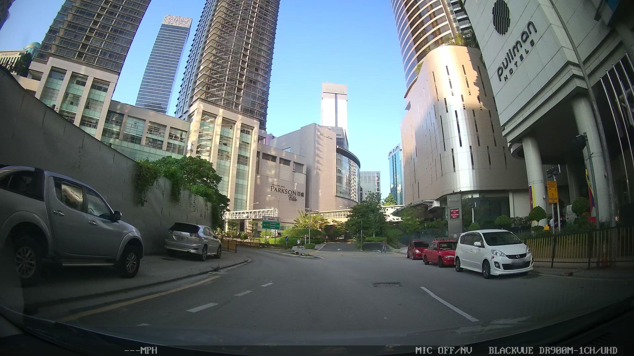 Street view near Pavillion Hotel Kuala Lumpur Managed by Banyan Tree, Bukit Bintang — © kaart_3 (CC BY-SA · Mapillary)
