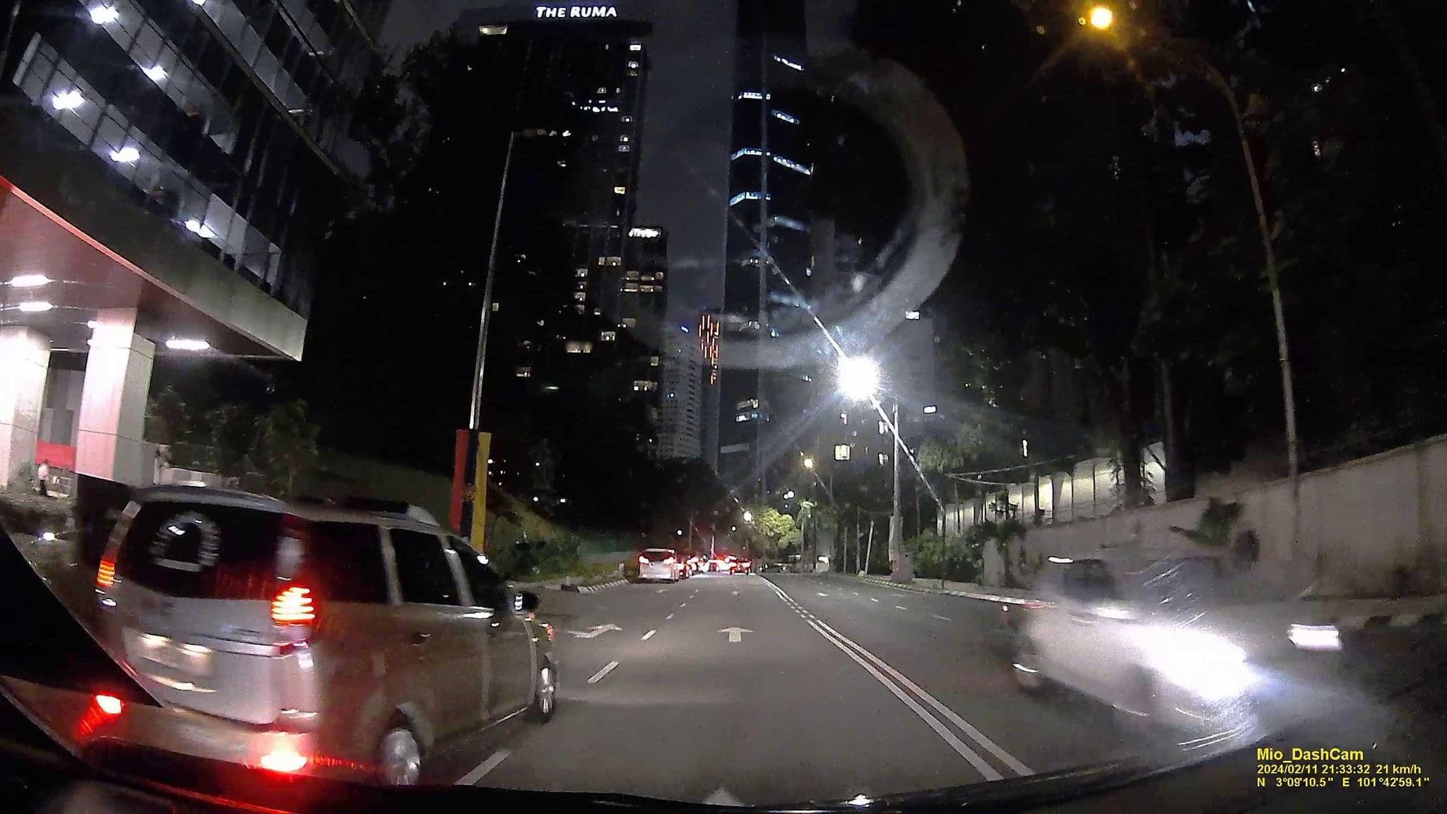 Street view near Lexis At Kia Peng, Bukit Bintang — © hcyen (CC BY-SA · Mapillary)