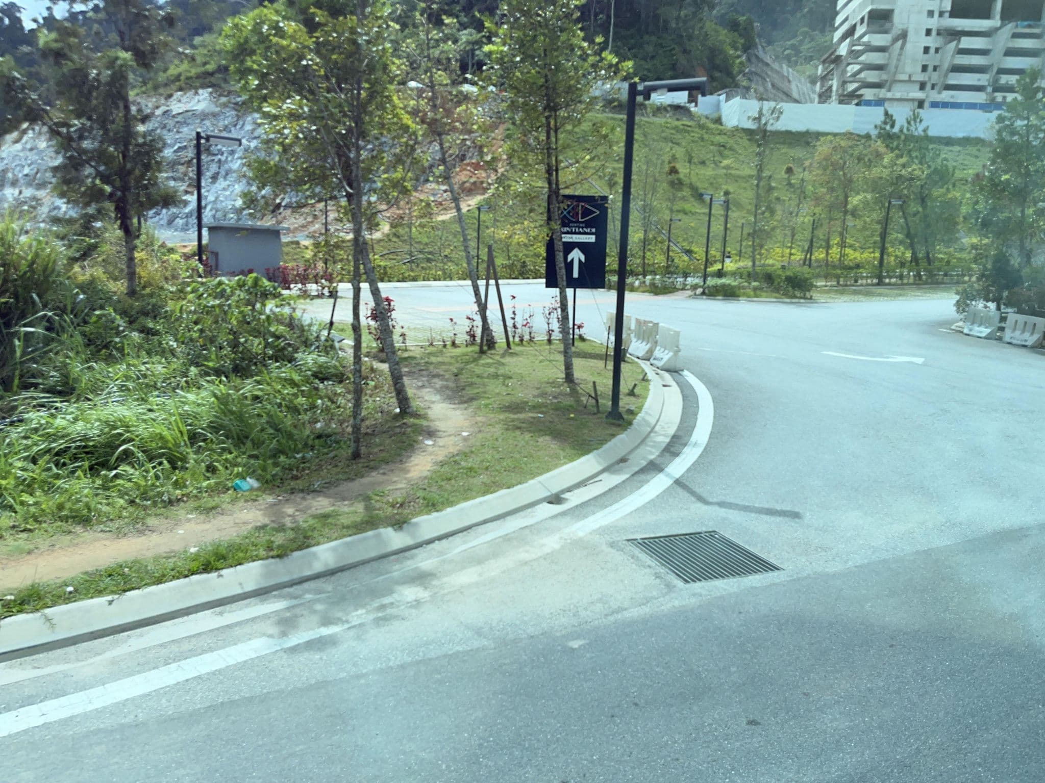 Street view near Le Vert Boutique Hotel, Kampung Bukit Tinggi, Bentong — © DriveWithHoang (CC BY-SA · Mapillary)