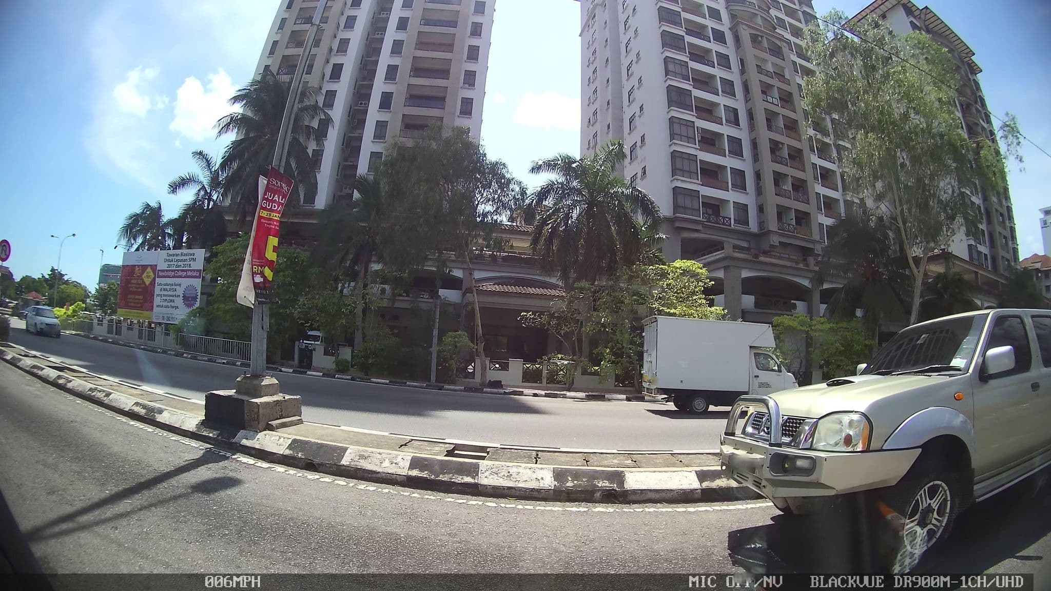 Street view near Mahkota Hotel Pool Side, Malacca — © kaart_3 (CC BY-SA · Mapillary)