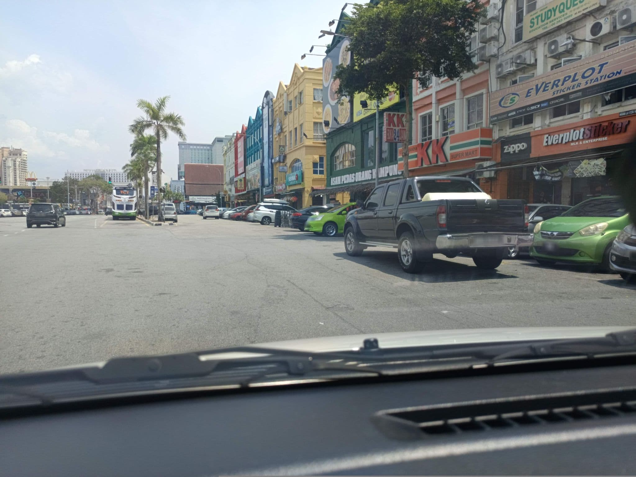 Street view near sripelangi hotel, Malacca — © YikQin (CC BY-SA · Mapillary)