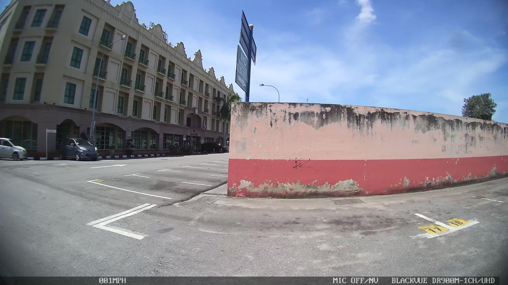 Street view near Straits Cafe @ Seri Costa Hotel Melaka, Malacca — © kaart_3 (CC BY-SA · Mapillary)