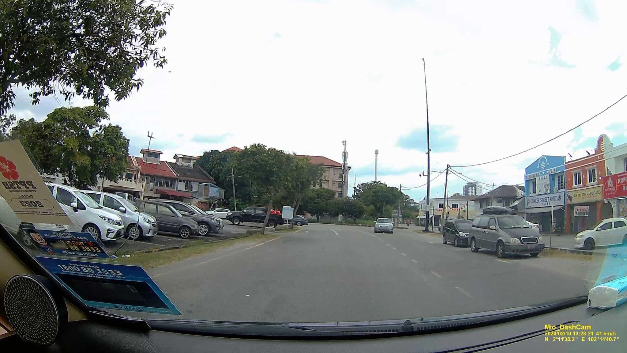Street view near Hotel Seri Costa - Room 281, Malacca — © hcyen (CC BY-SA · Mapillary)