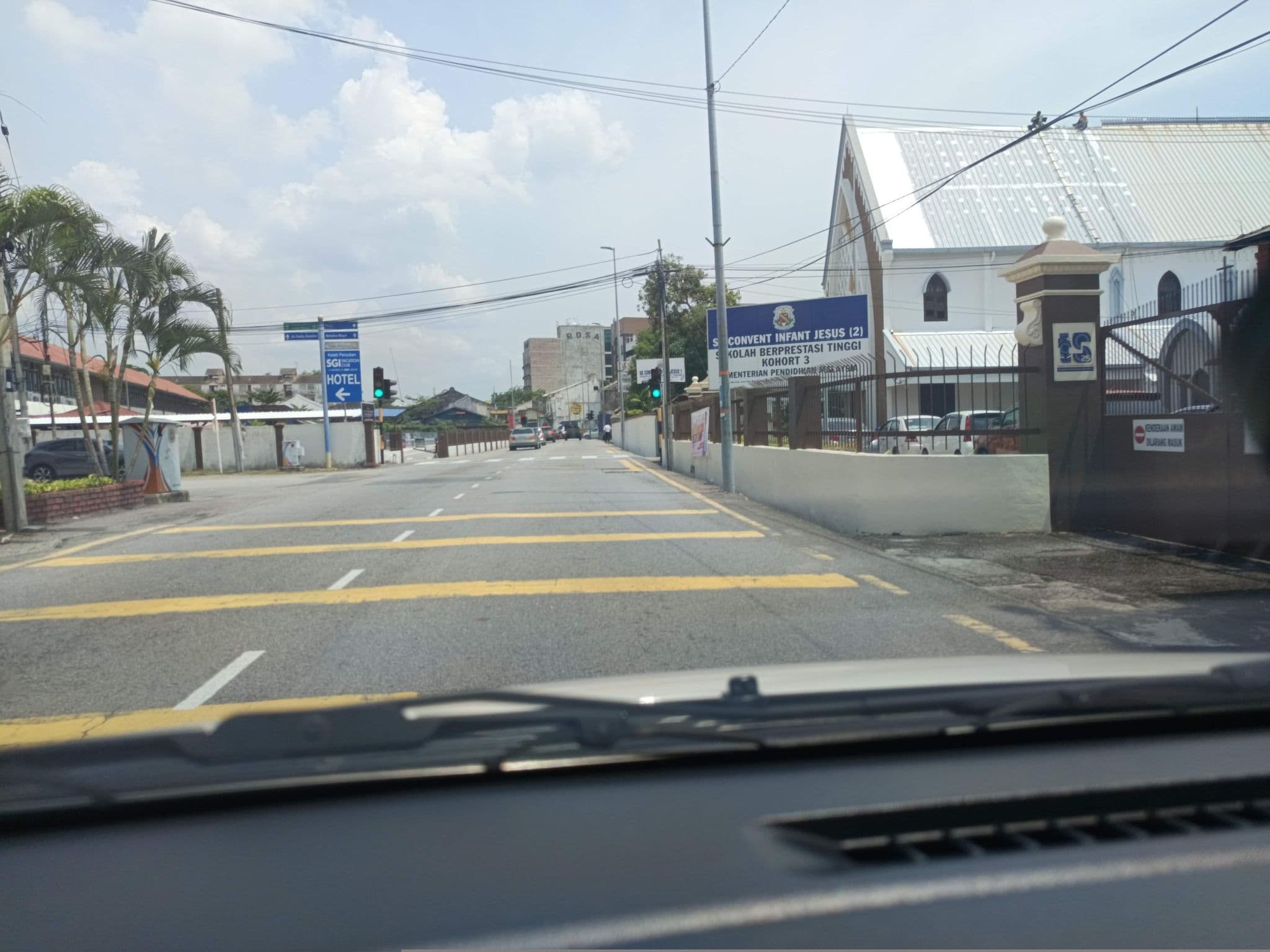 Street view near Casugria 1810, Ujong Pasir — © YikQin (CC BY-SA · Mapillary)